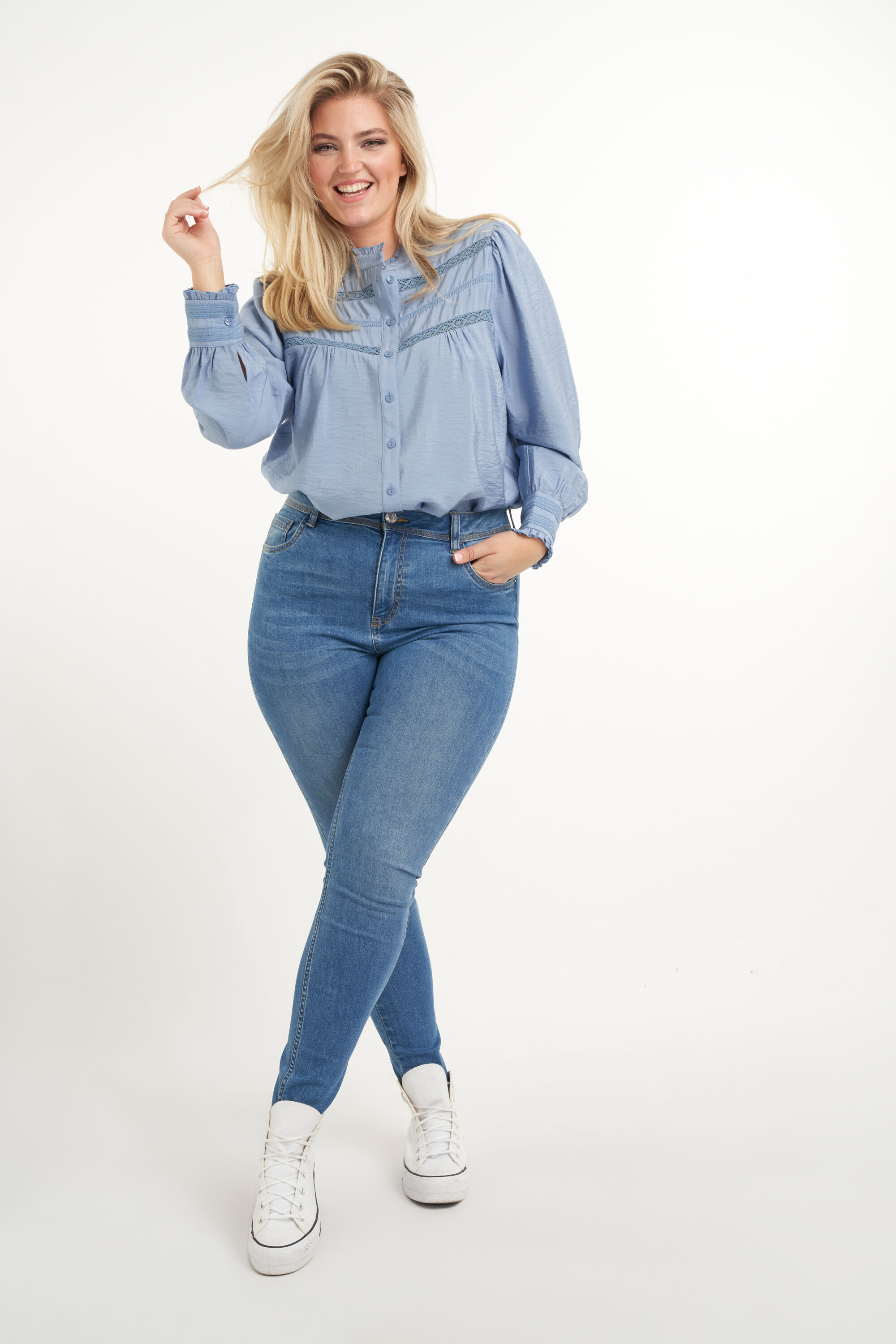 Blusa de encaje image number 6