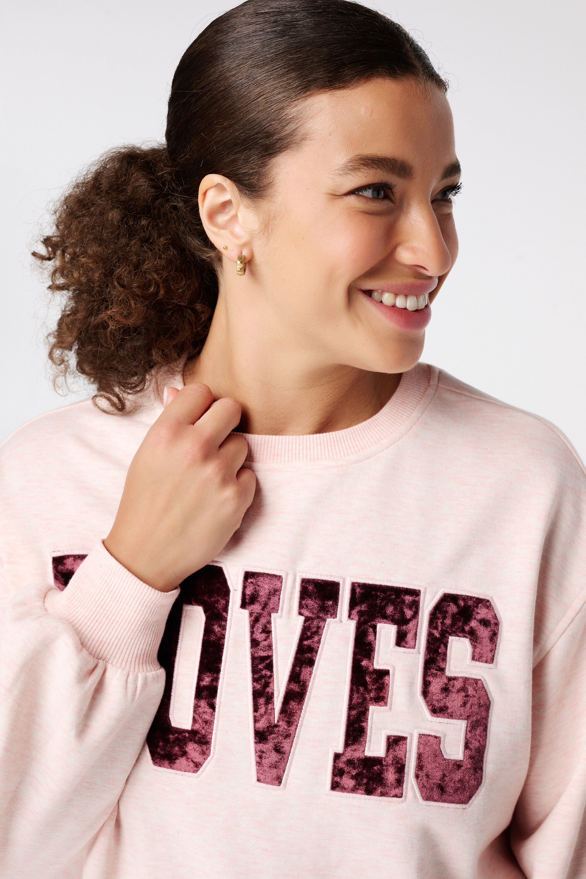 Sudadera con dise&ntilde;o image number 4
