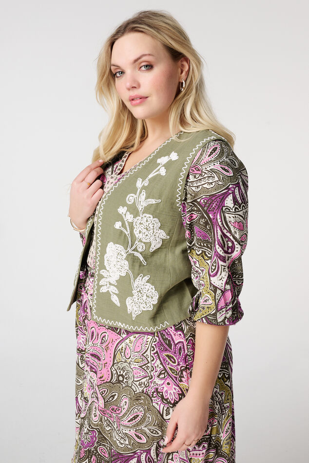 Chaleco con bordado  image number 0