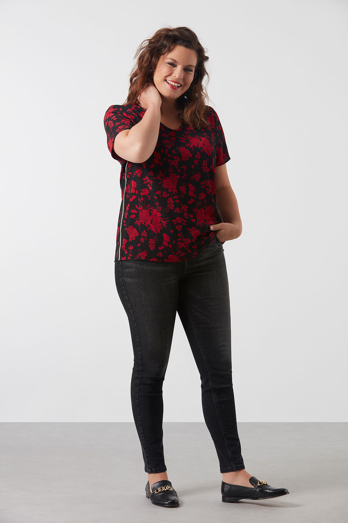 Blusa con estampado floral image number 3