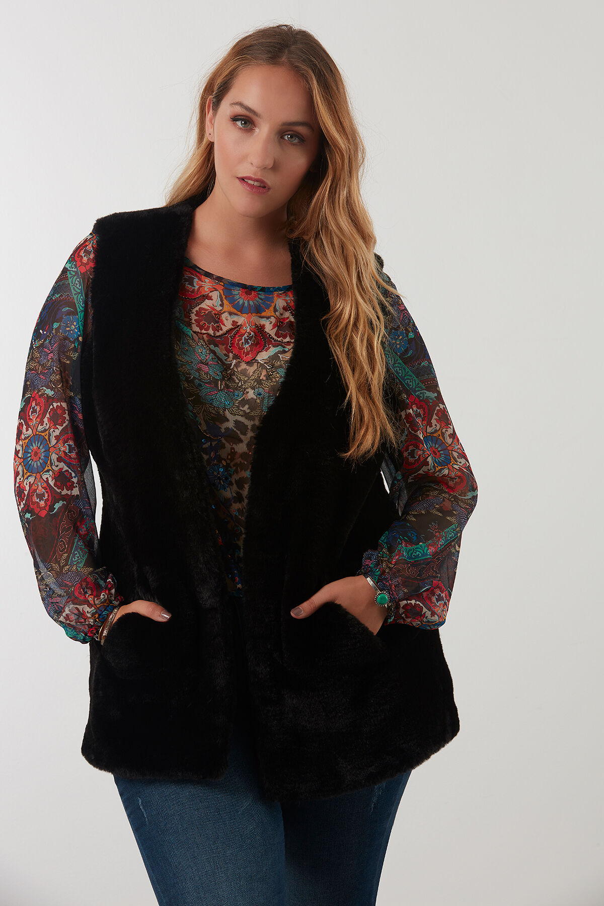 Chaleco de pelo sint&eacute;tico image number 3