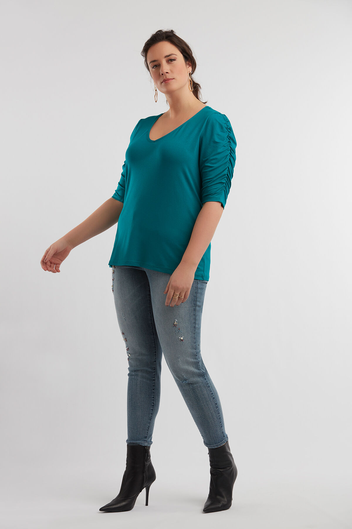 Camiseta con mangas arrugadas image number 3