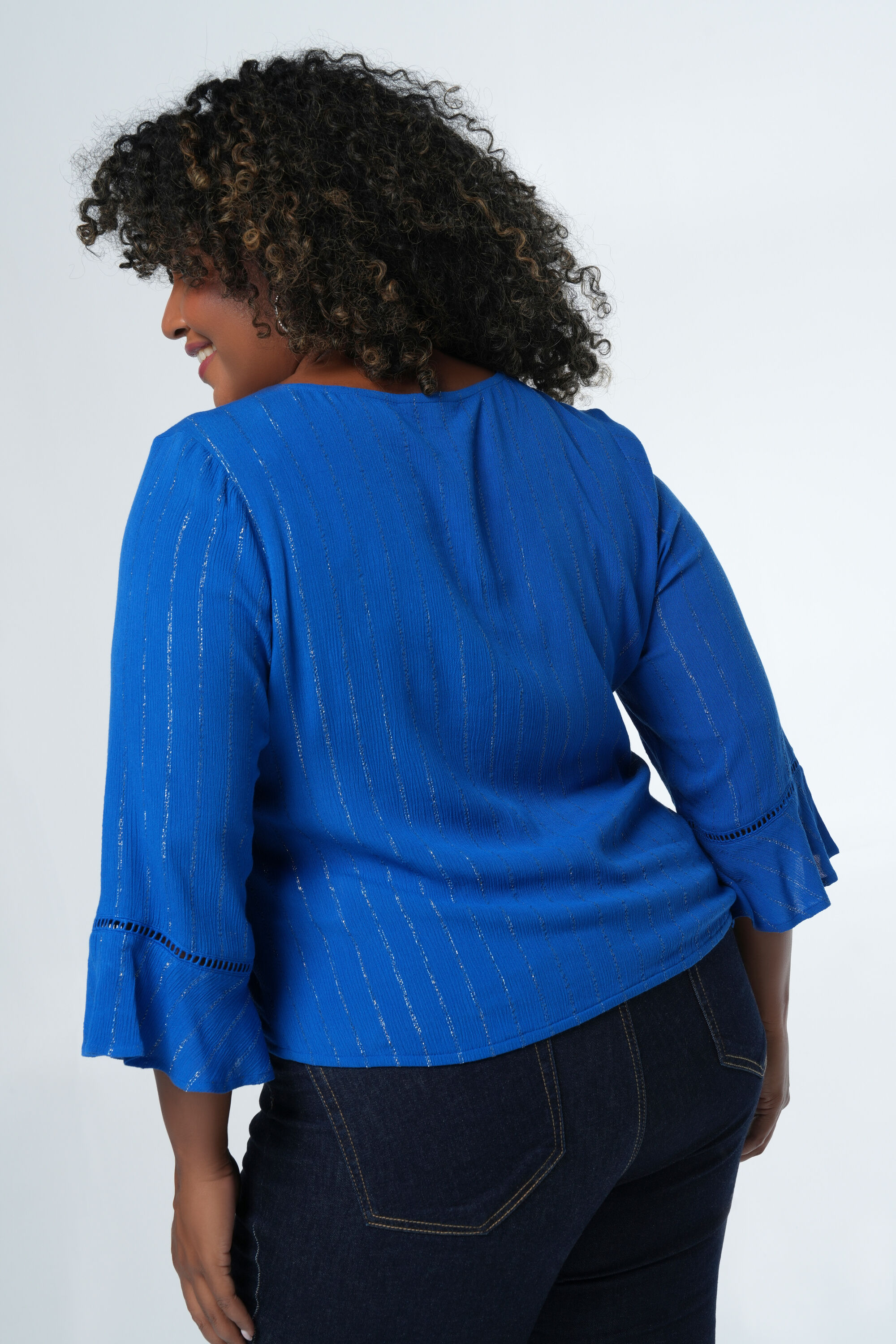 Blusa con detalles met&aacute;licos image number 3