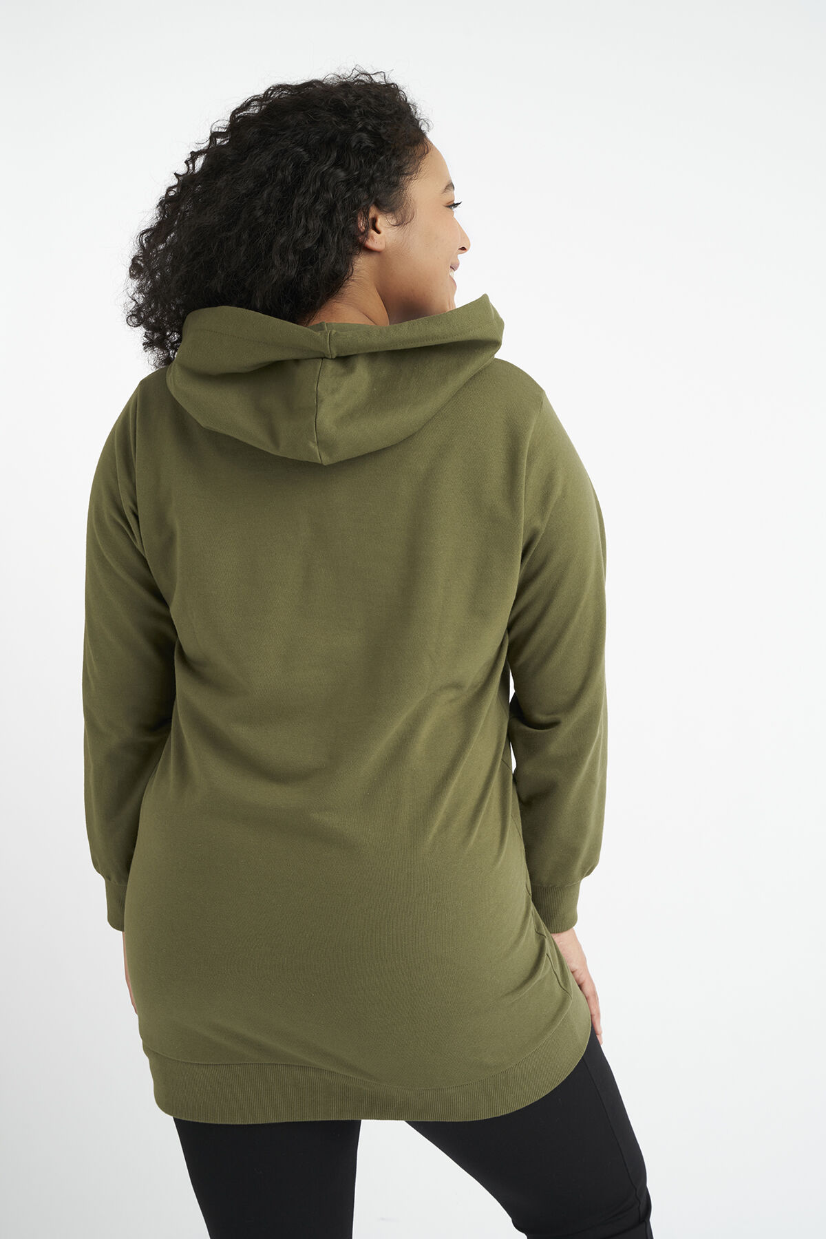 Su&eacute;ter largo con texto impreso image number 3