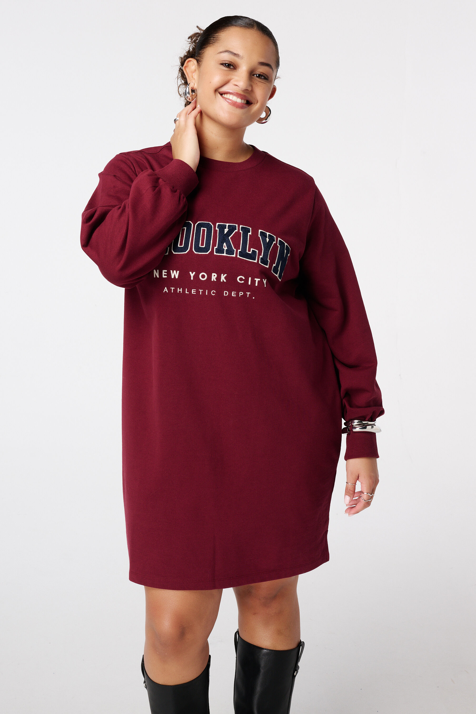 Vestido sudadera con texto image number 5