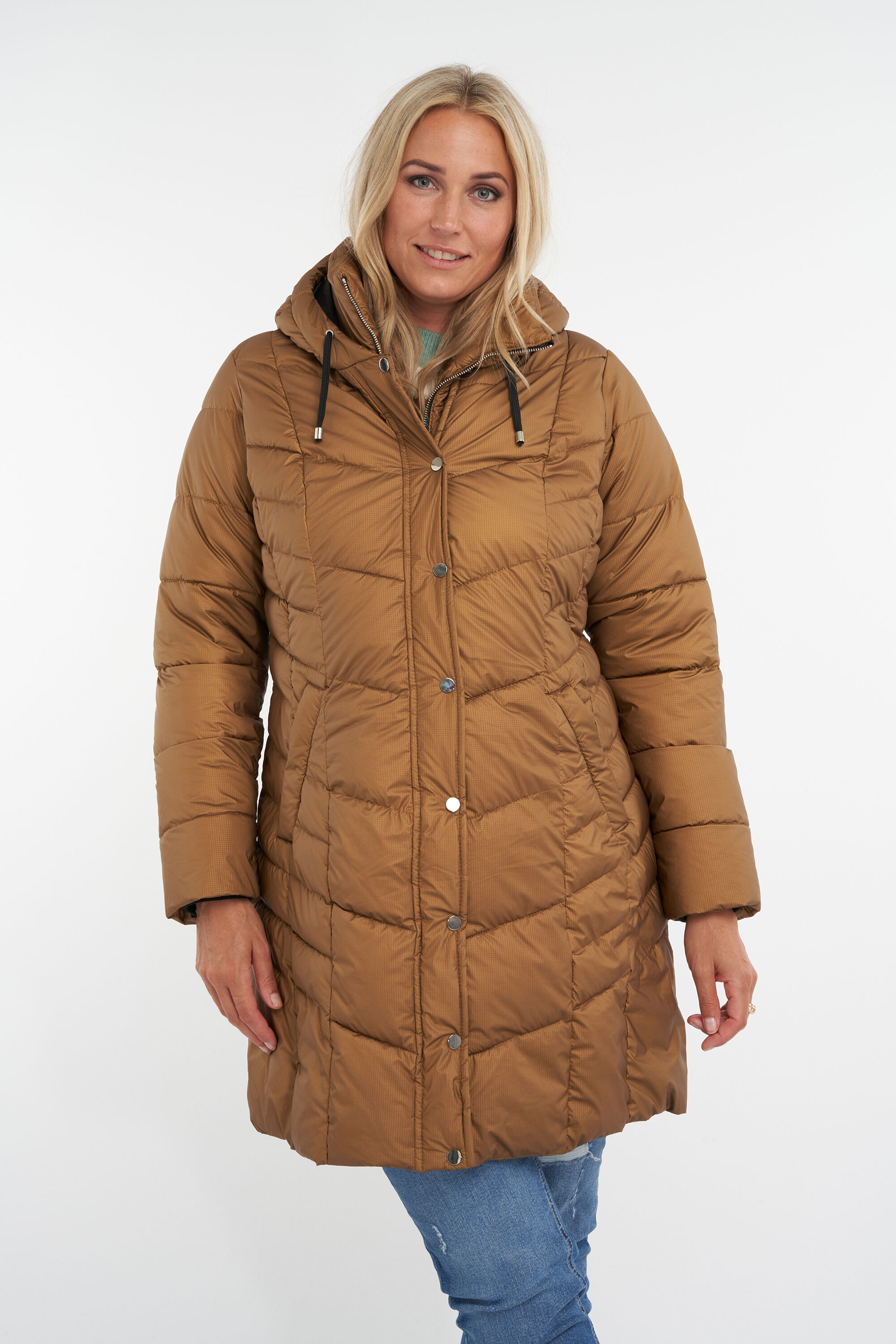 Abrigo acolchado con capucha image number 5