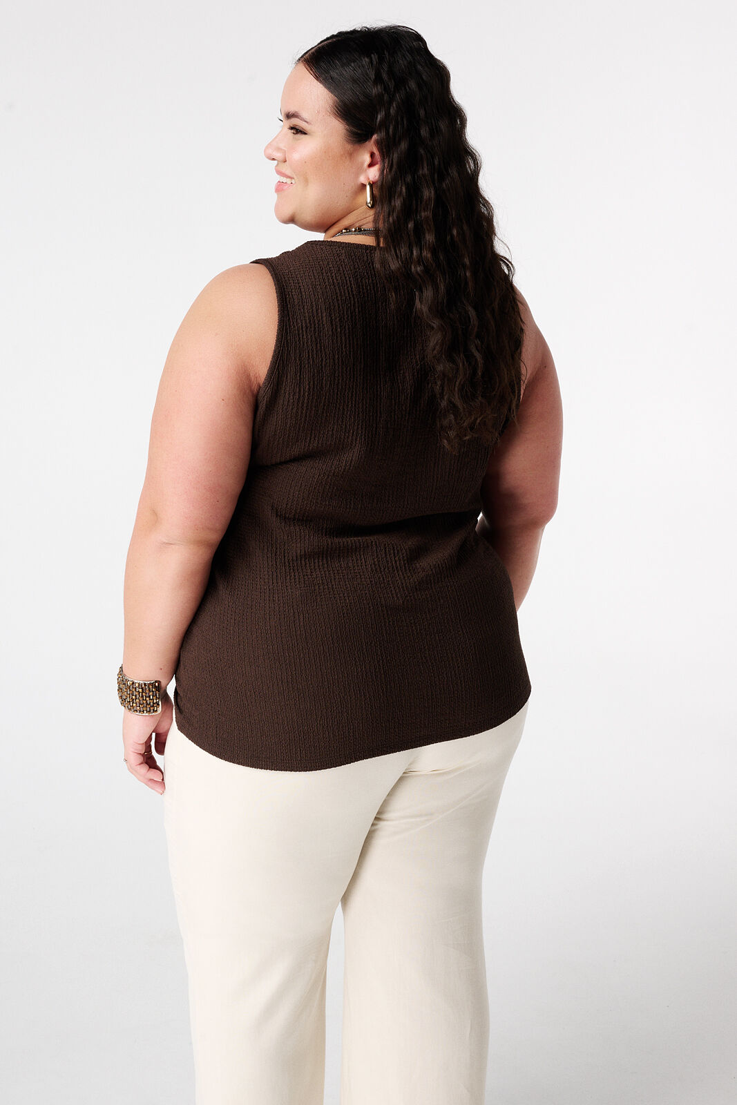 Top sin mangas con textura image number 3