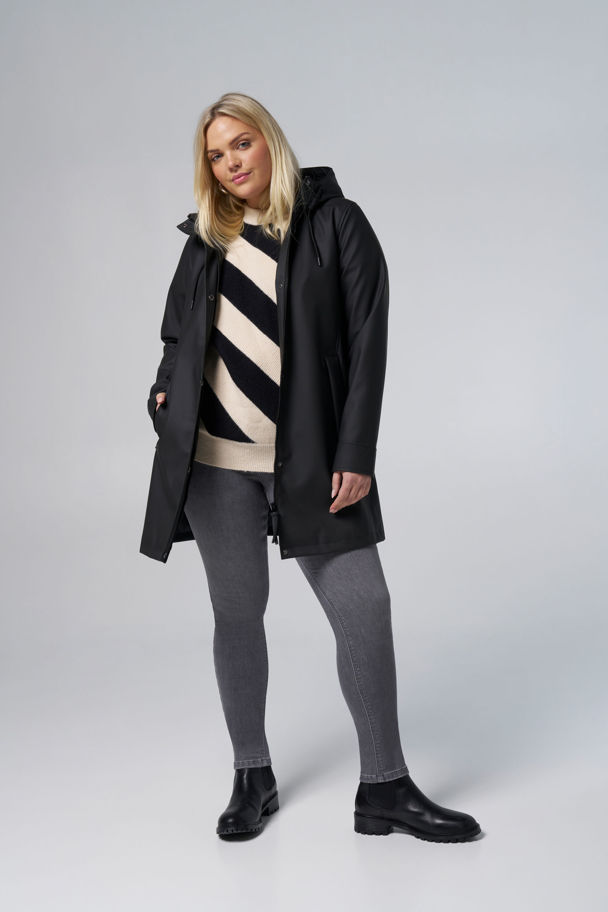 Mackintosh con capucha image number 5