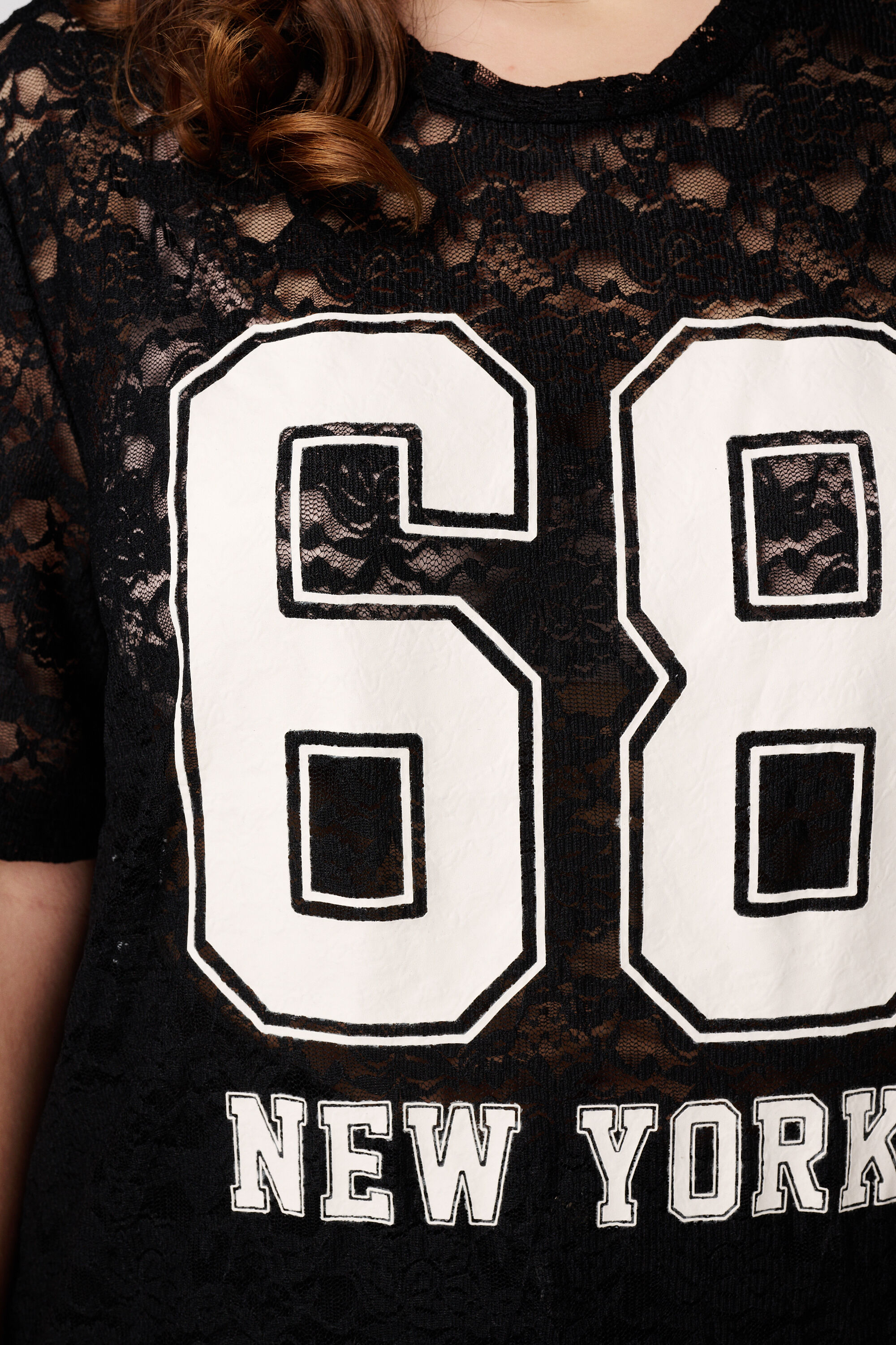 Camiseta deportiva de encaje image number 6