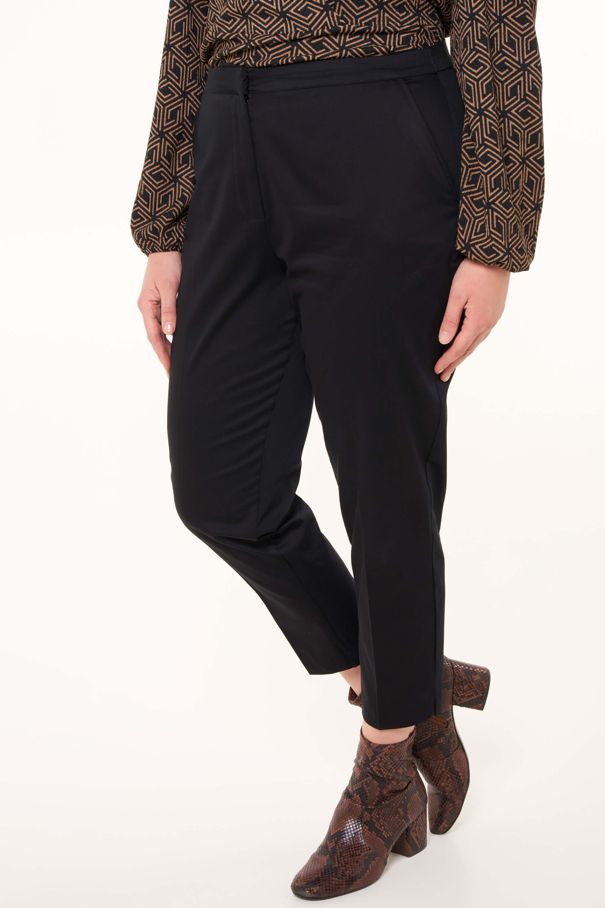 Pantalones  image number 5