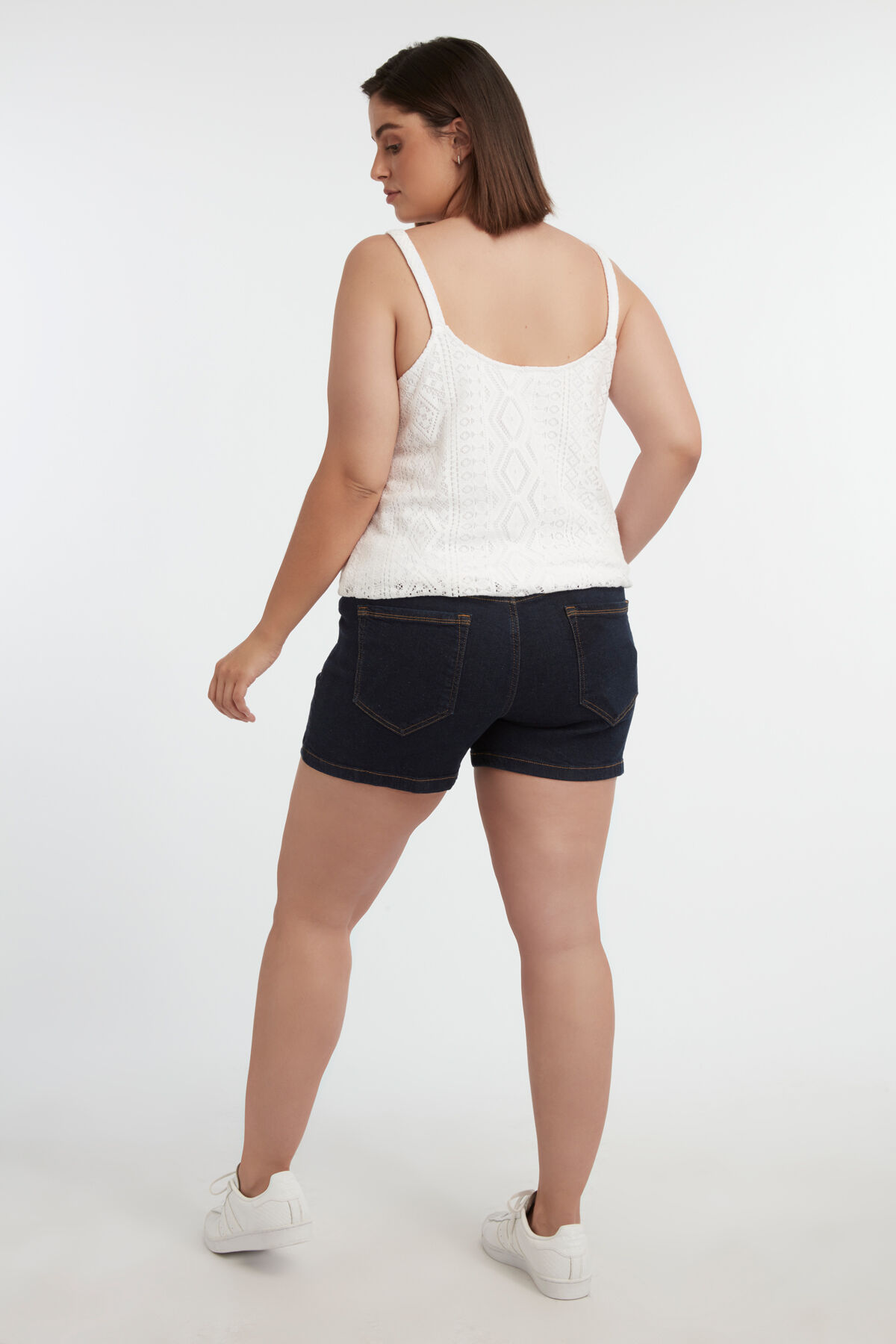 Shorts con cierre de botones image number 4