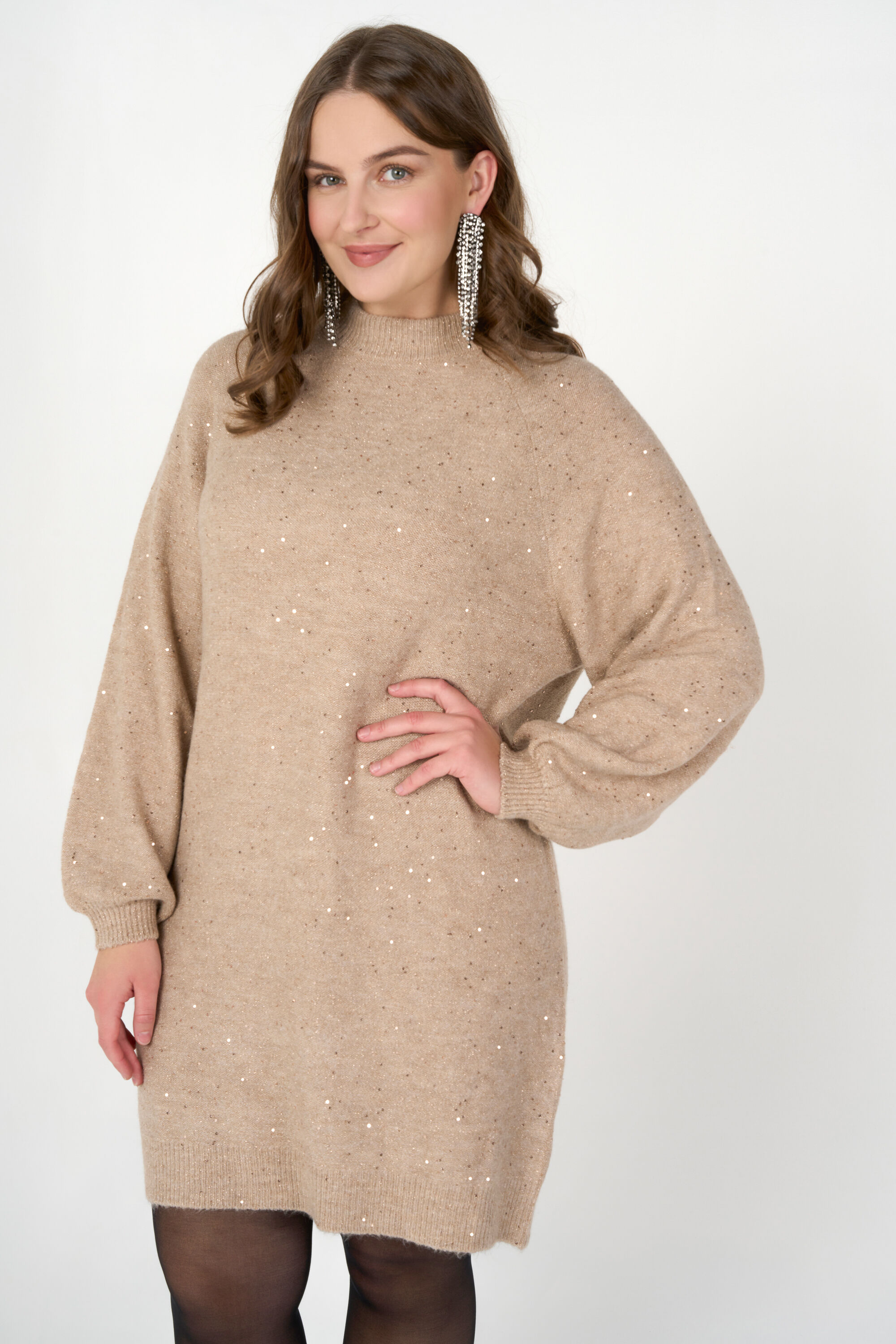 Vestido de punto con detalles brillantes image number 5