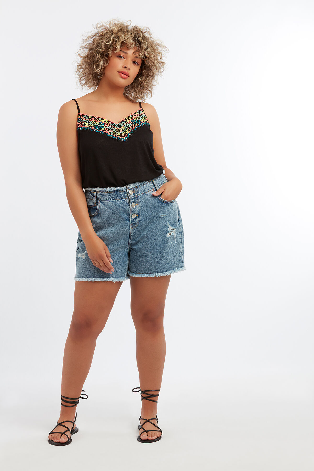 Top bordado image number 3