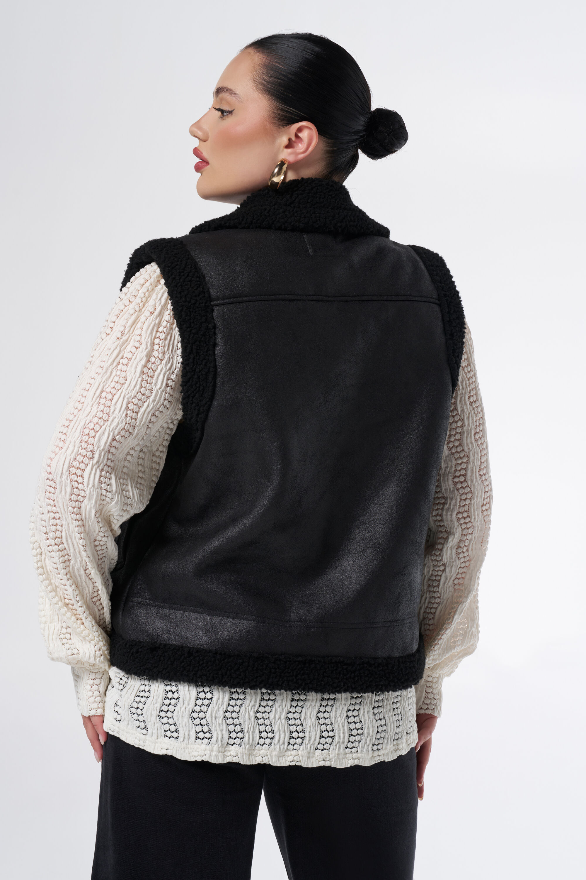 Chaleco de cuero sint&eacute;tico image number 3