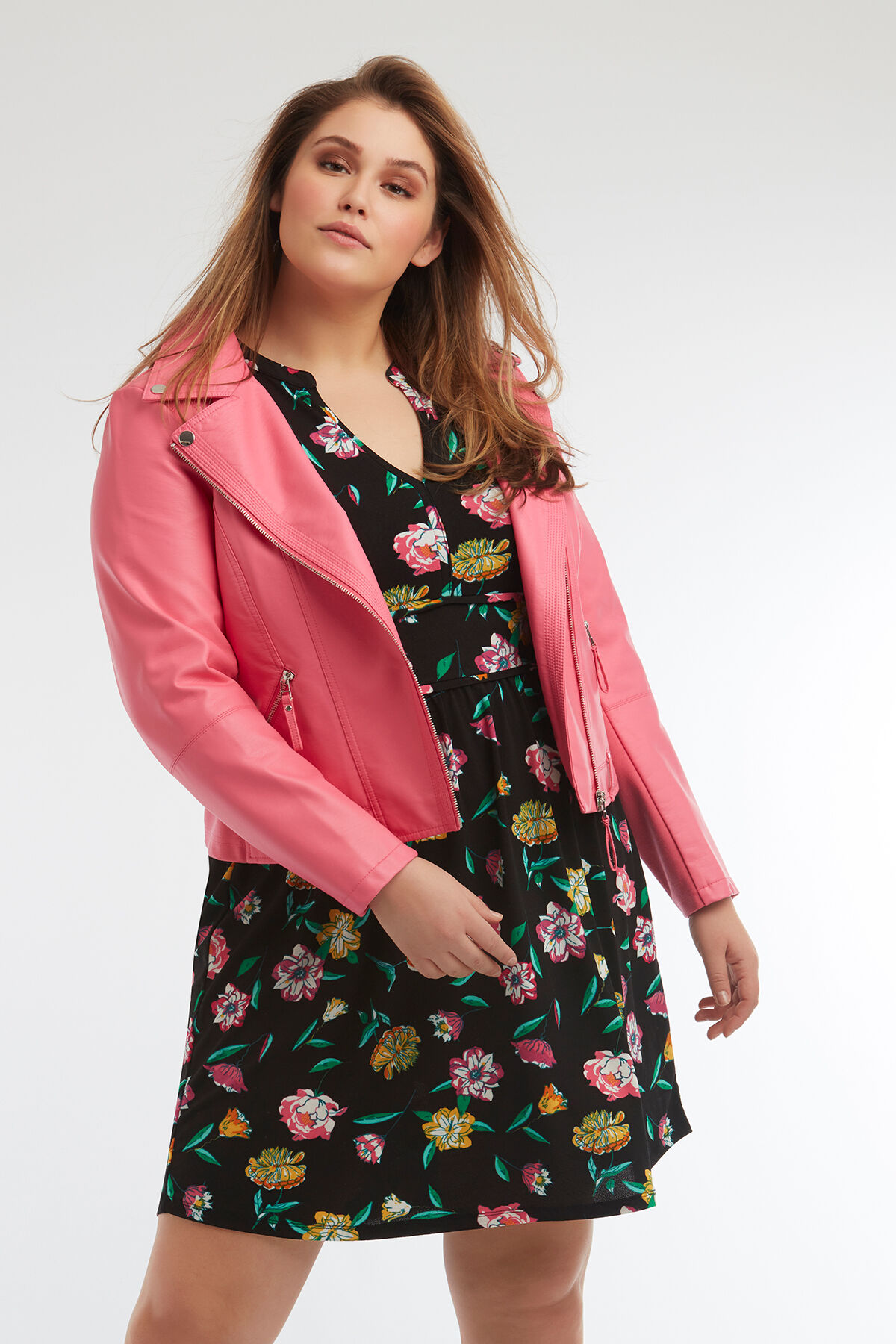 Chaqueta motera de cuero sint&eacute;tico image number 4