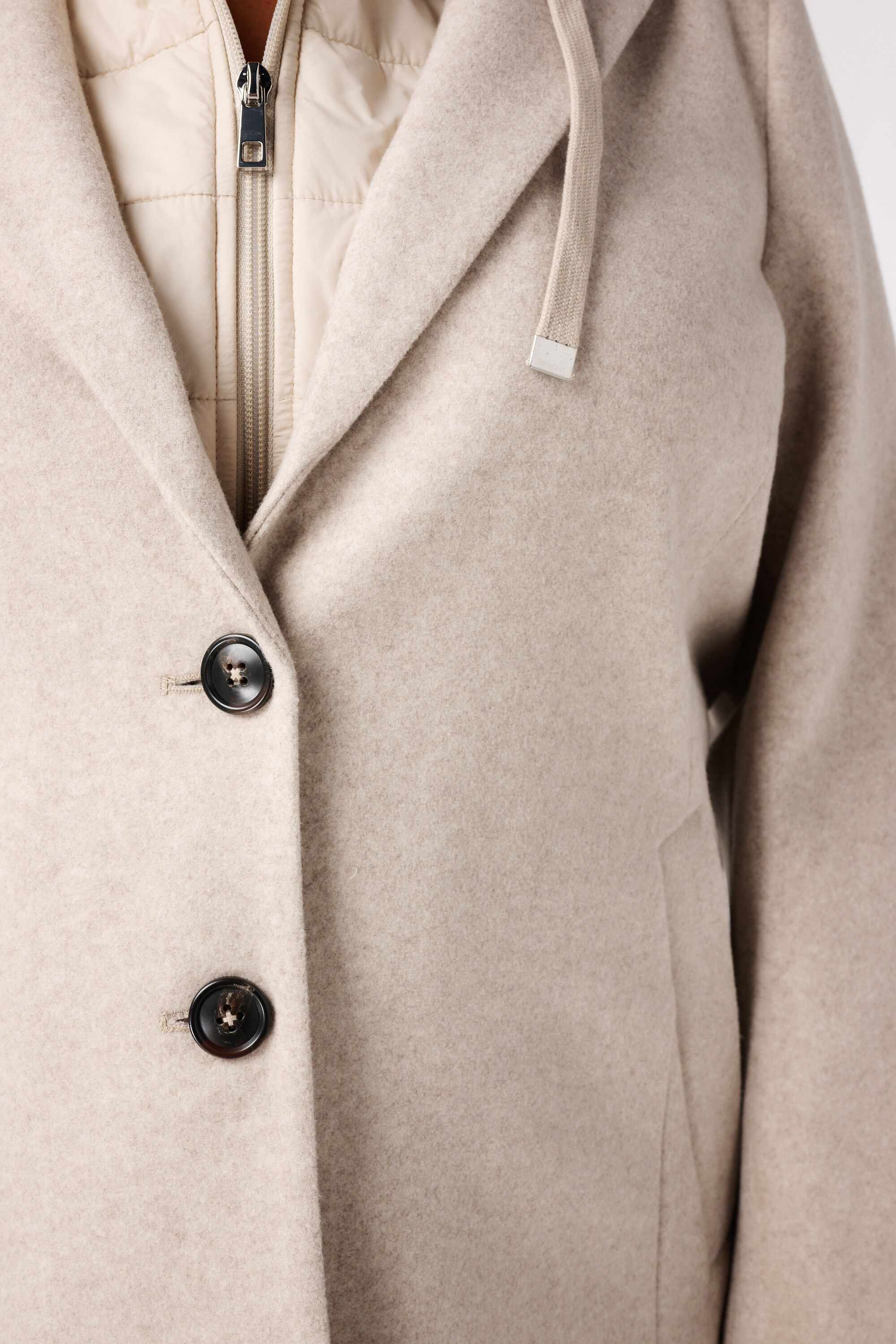 Abrigo con capucha image number 6