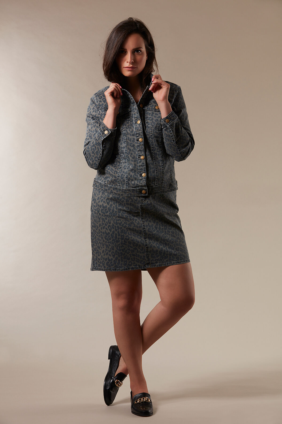 Chaqueta con estampado de leopardo image number 5