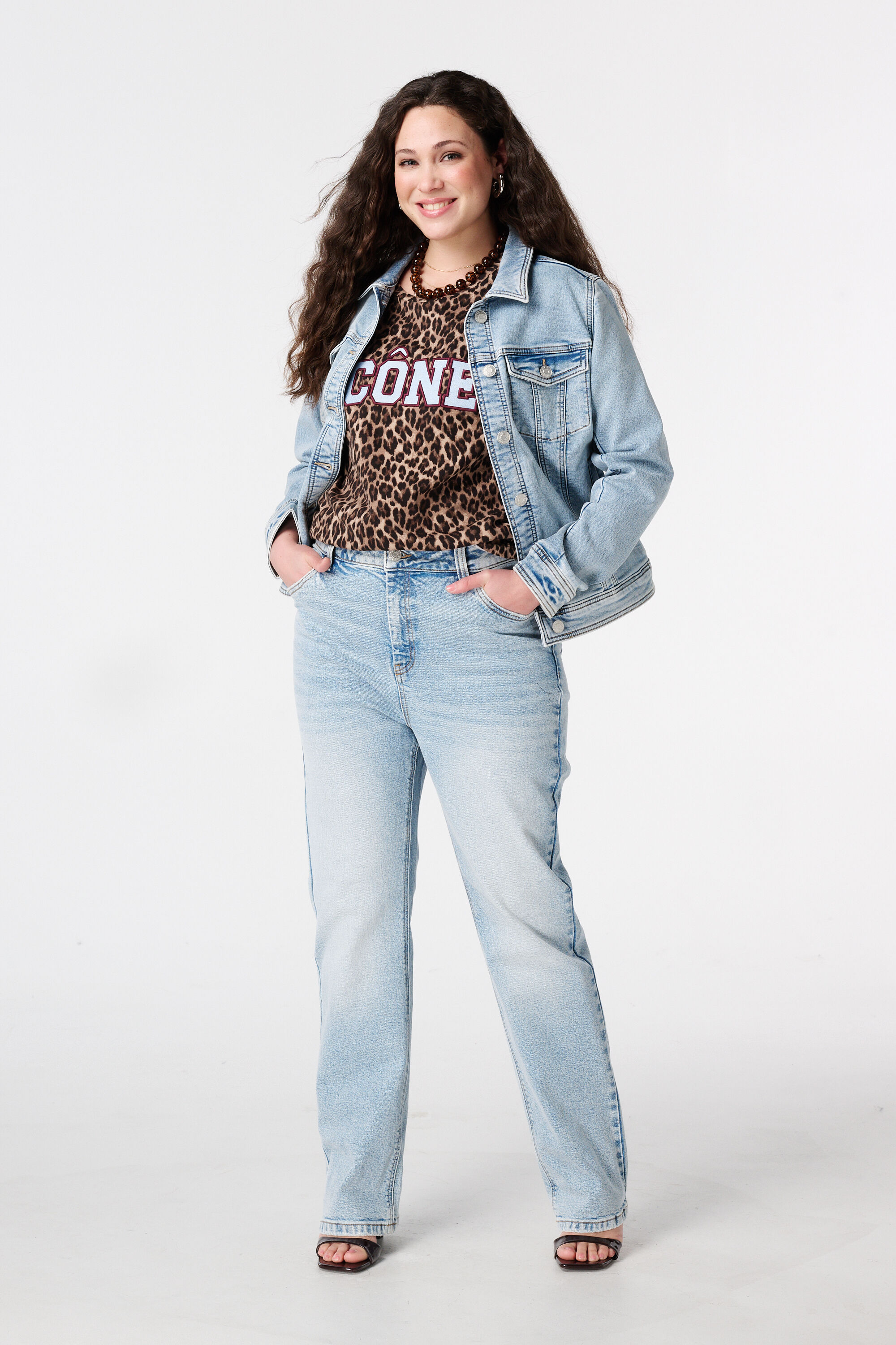 Vaquero straight leg de talle medio