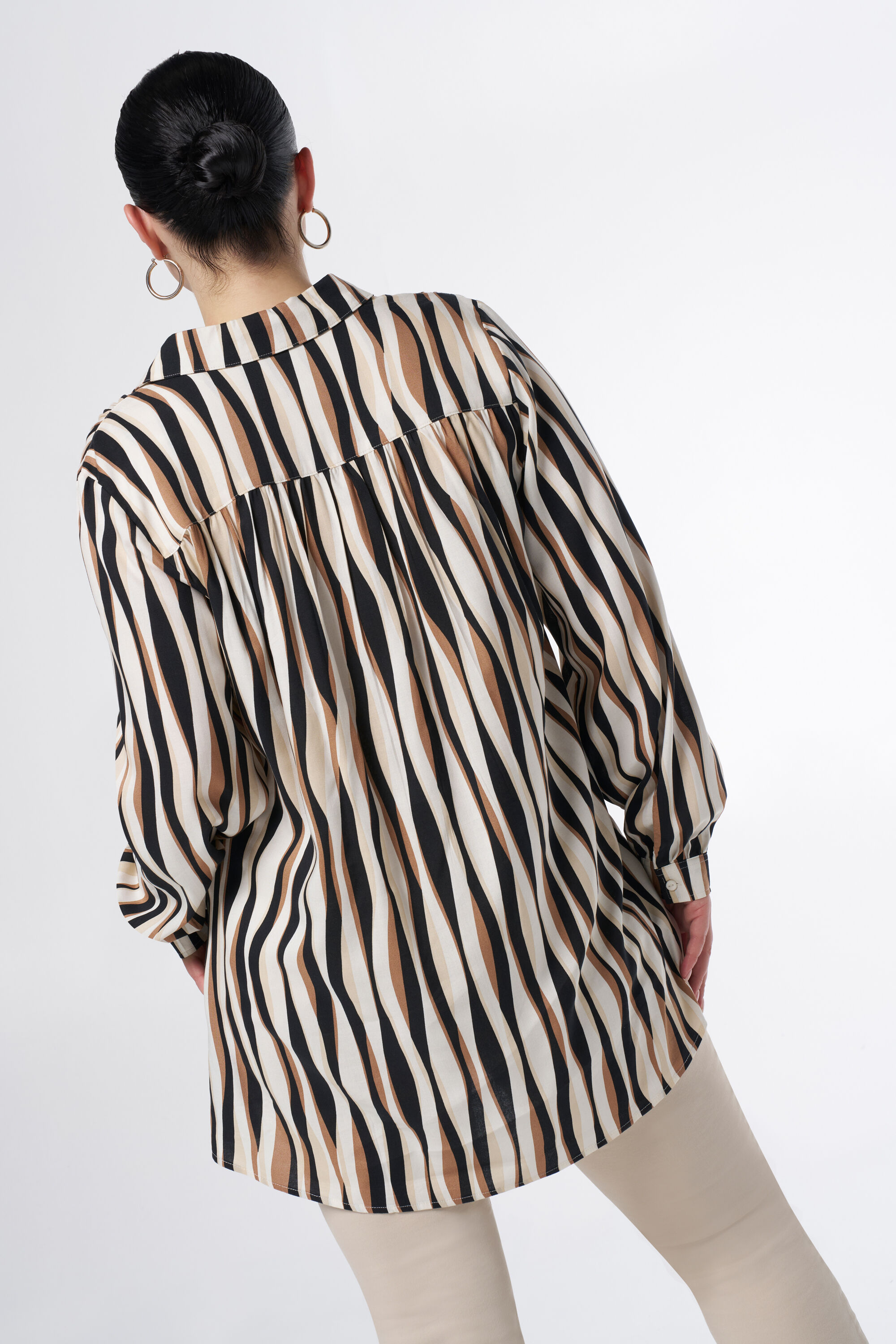 Blusa con estampado  image number 3