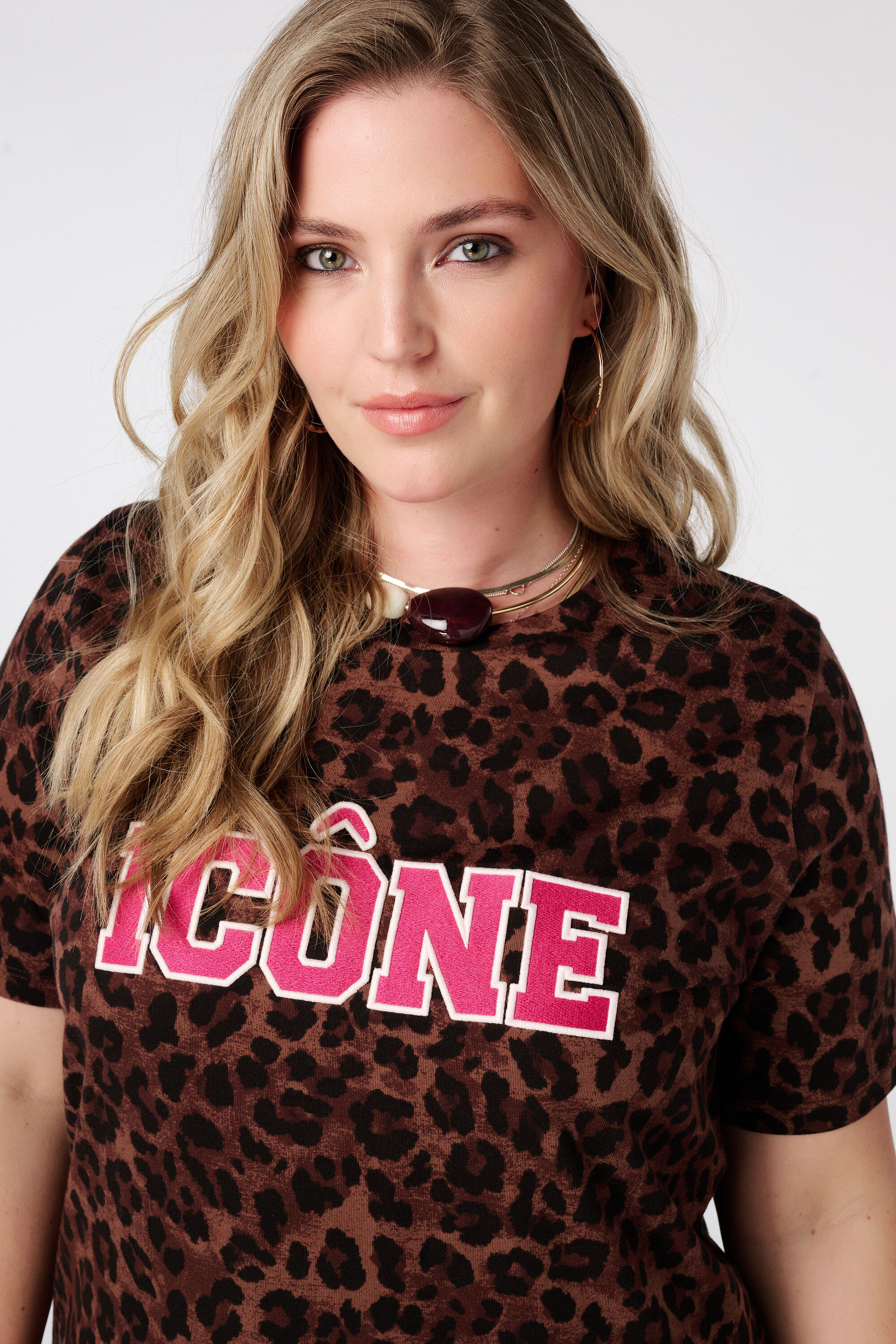 Camiseta con estampado animal image number 4