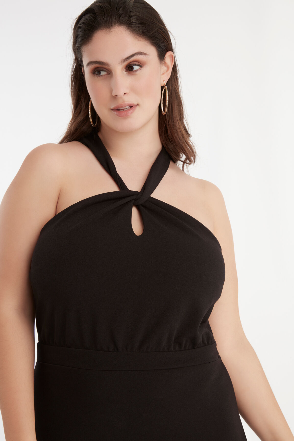 Vestido con tirantes cruzados image number 3