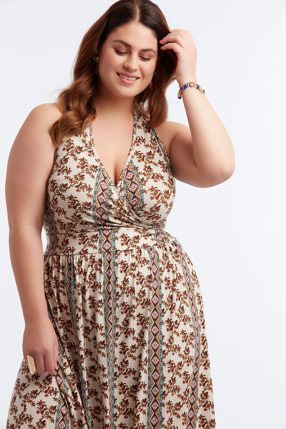 Vestido largo con cuello halter image number 4