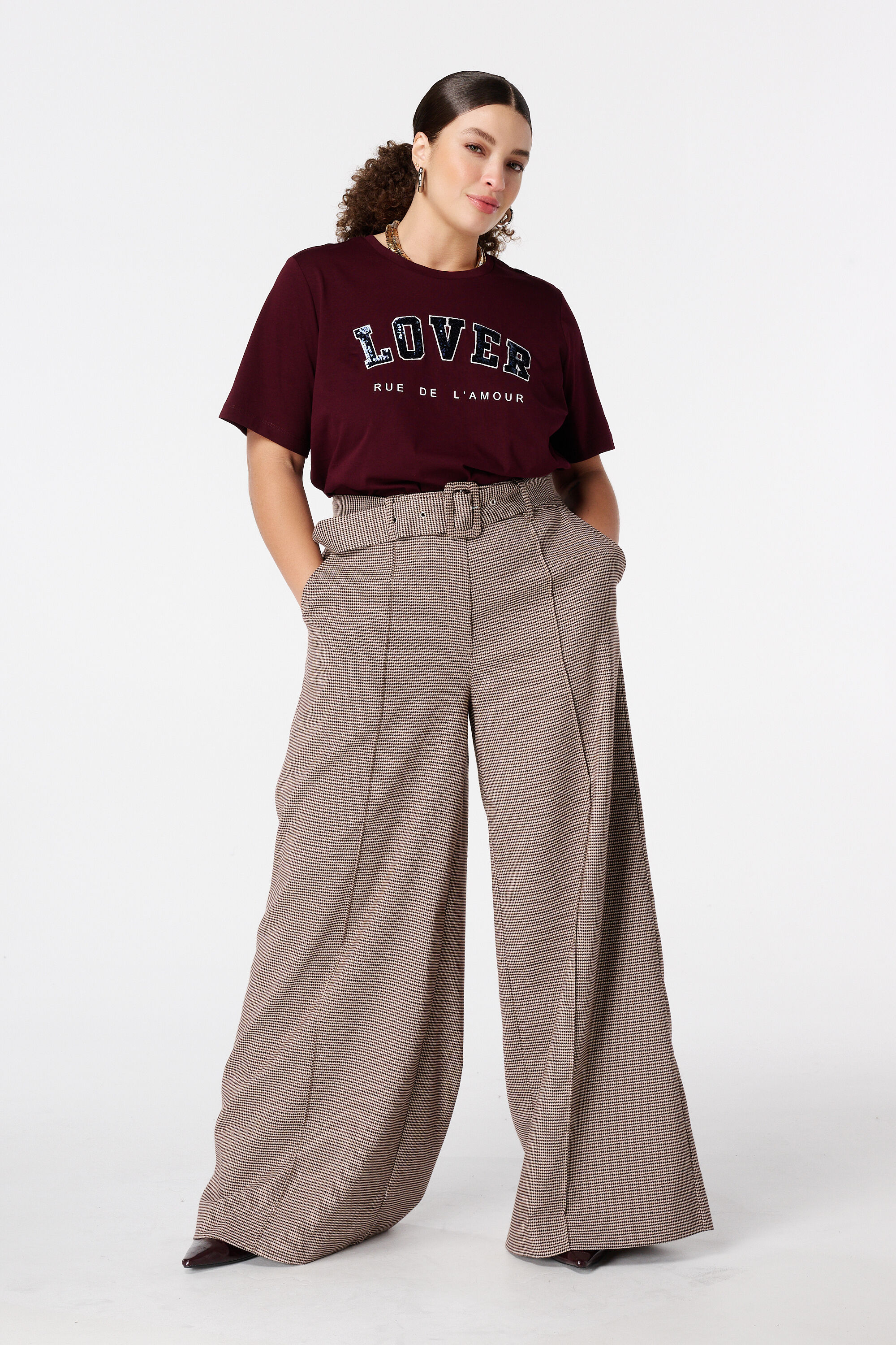 Camiseta con lentejuelas  image number 5