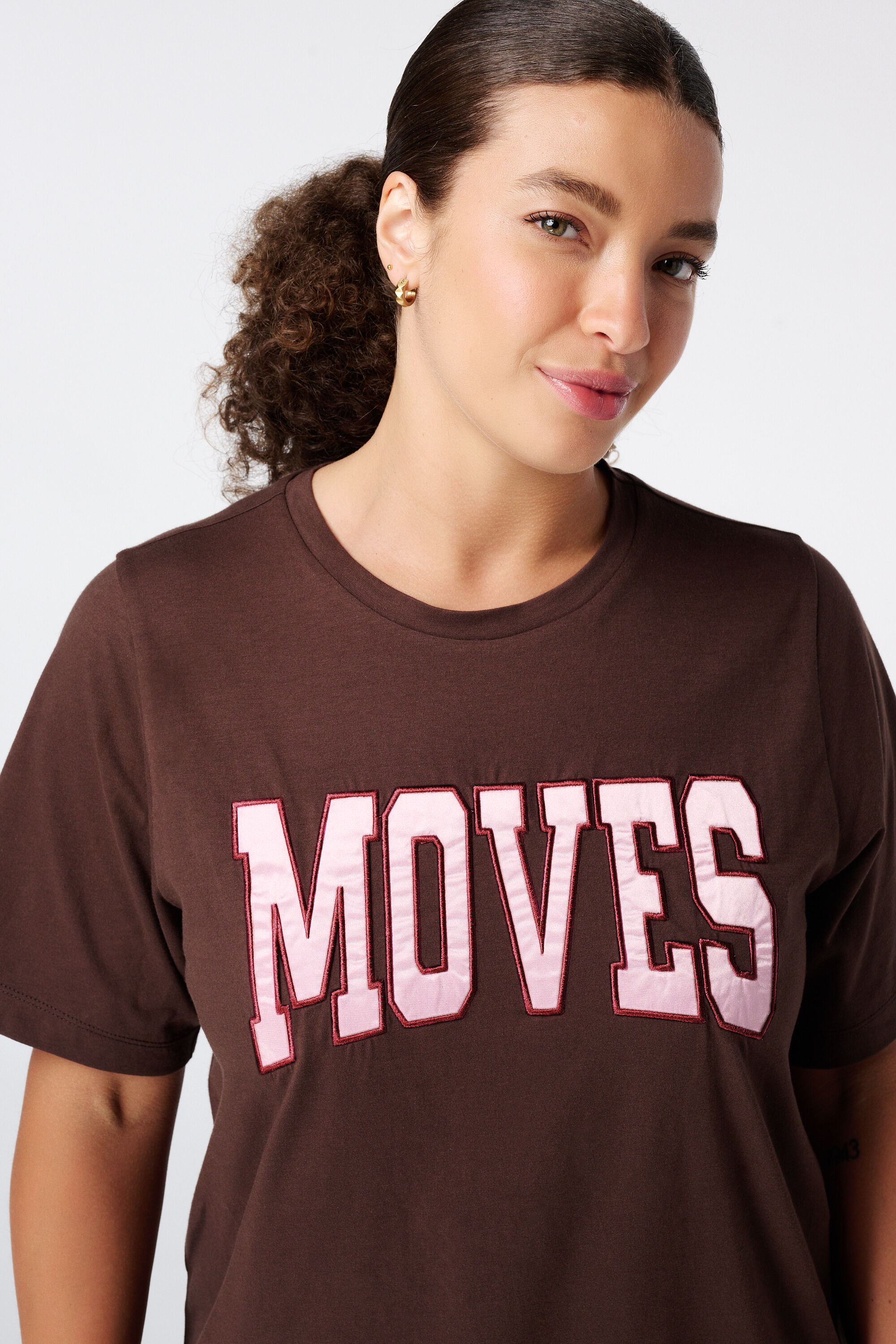 Camiseta con dise&ntilde;o image number 4