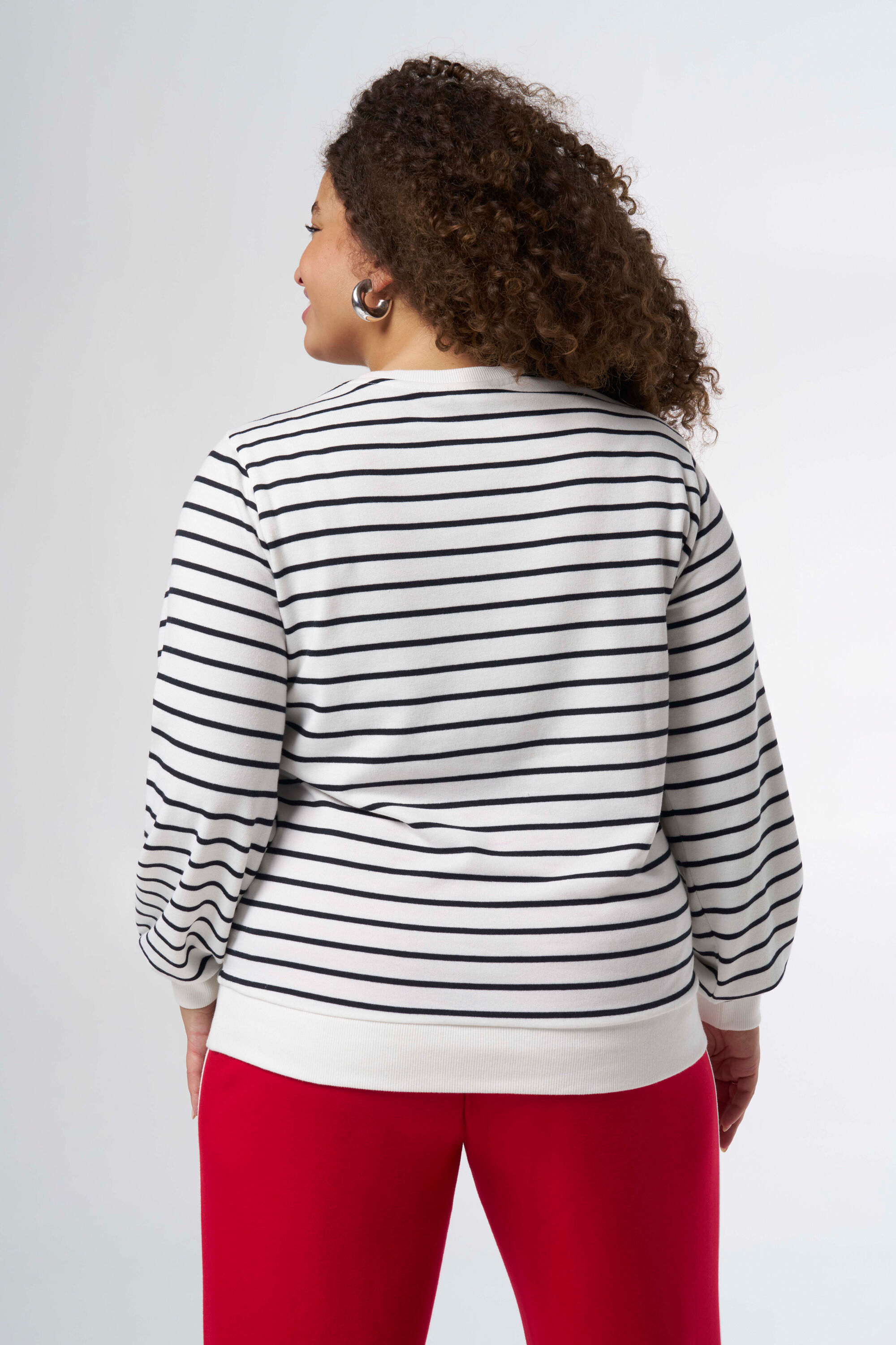 Su&eacute;ter de rayas con texto  image number 3