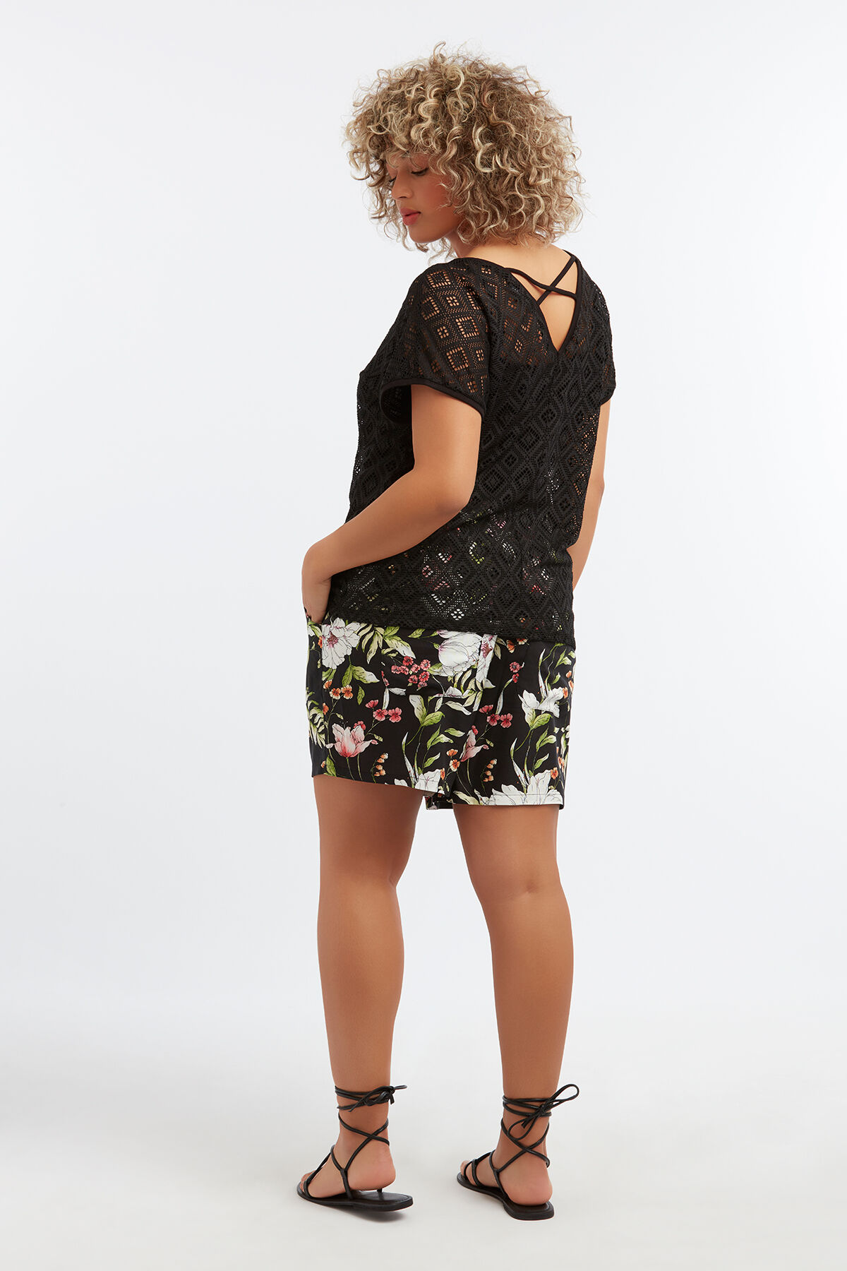 Shorts de viscosa estampados  image number 4