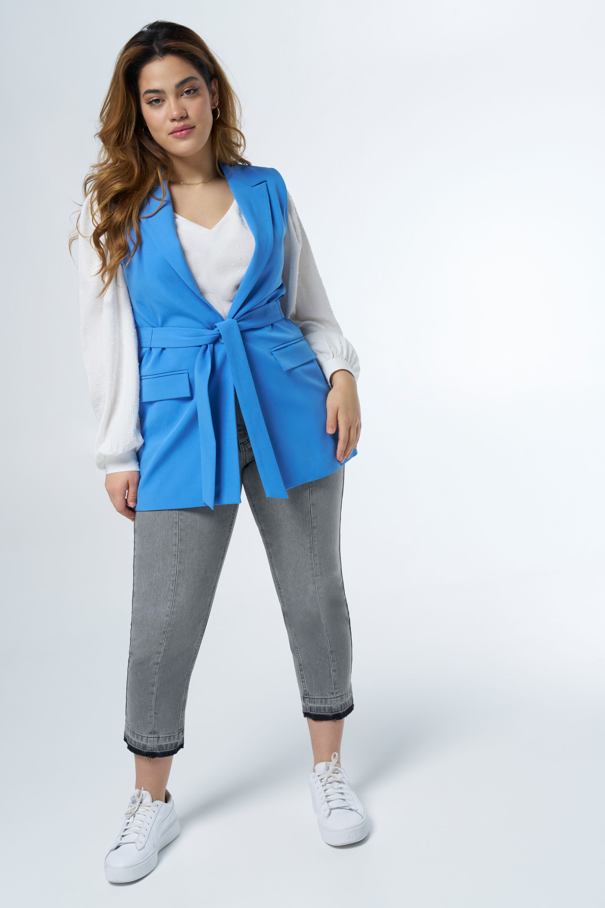 Chaleco con cinto a juego image number 6