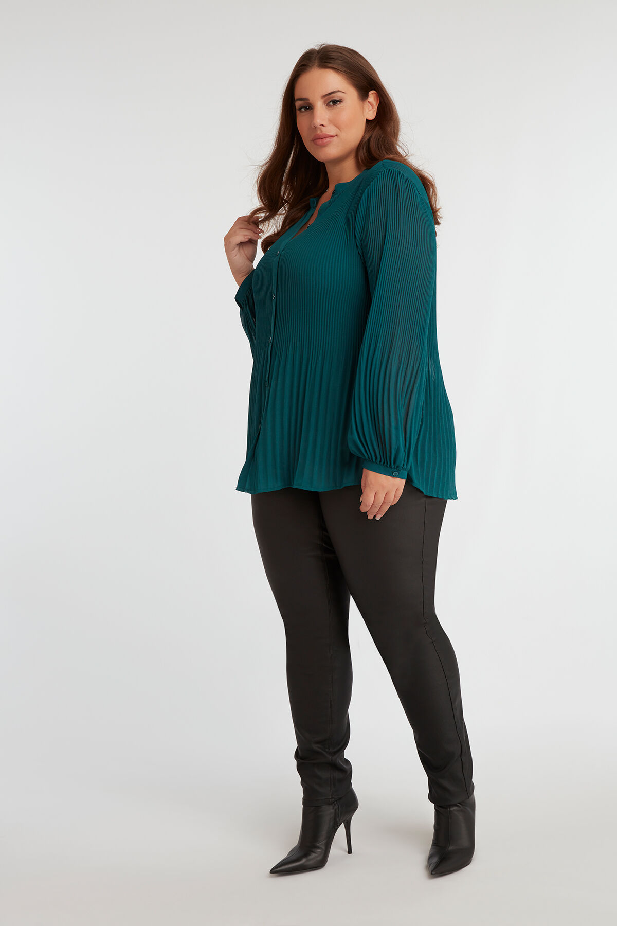 Blusa plisada image number 3