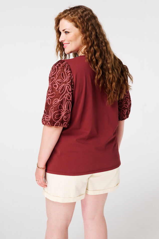 Camiseta con mangas bordadas image number 3