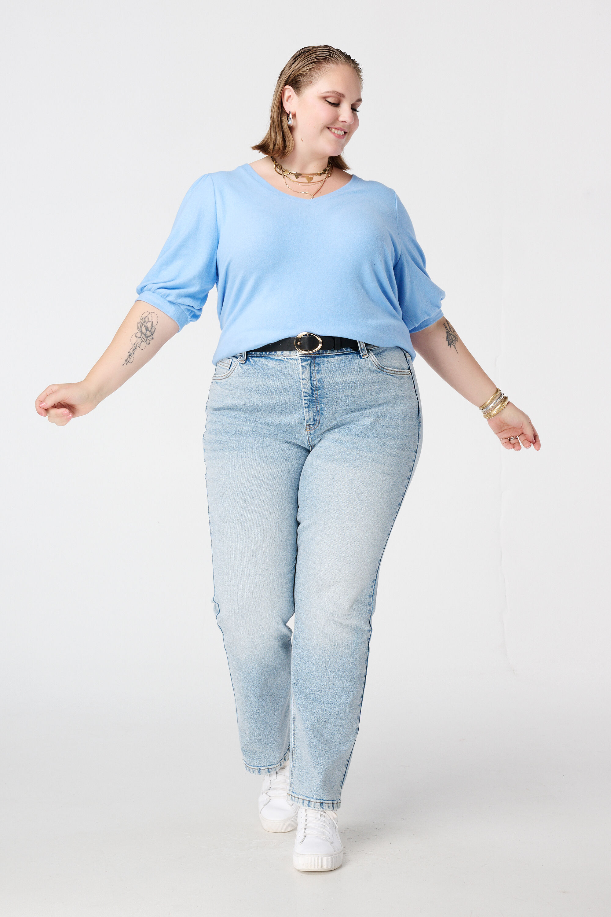 Top con mangas abullonadas corto  image number 5