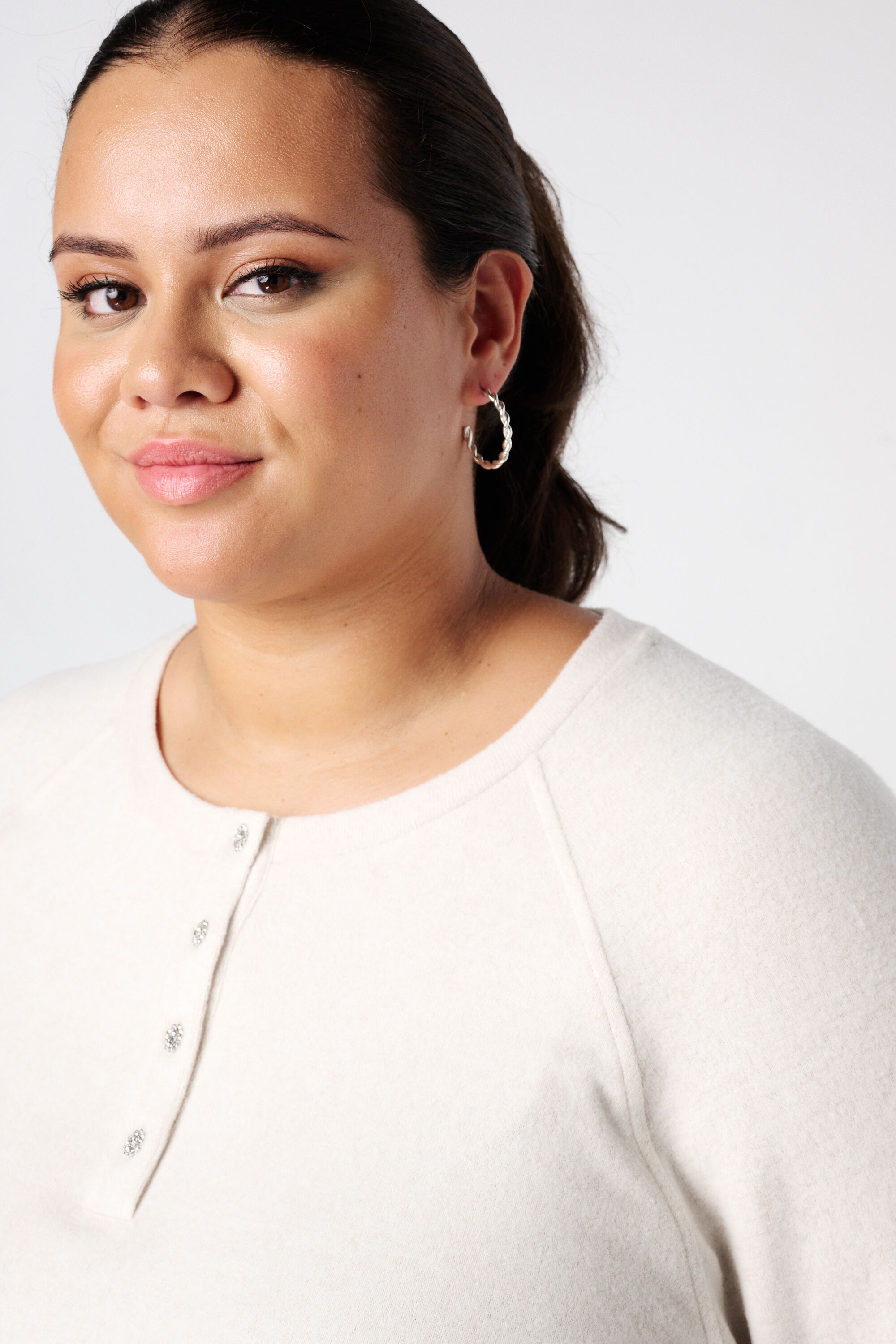 Jersey de terciopelo con botones de strass image number 4