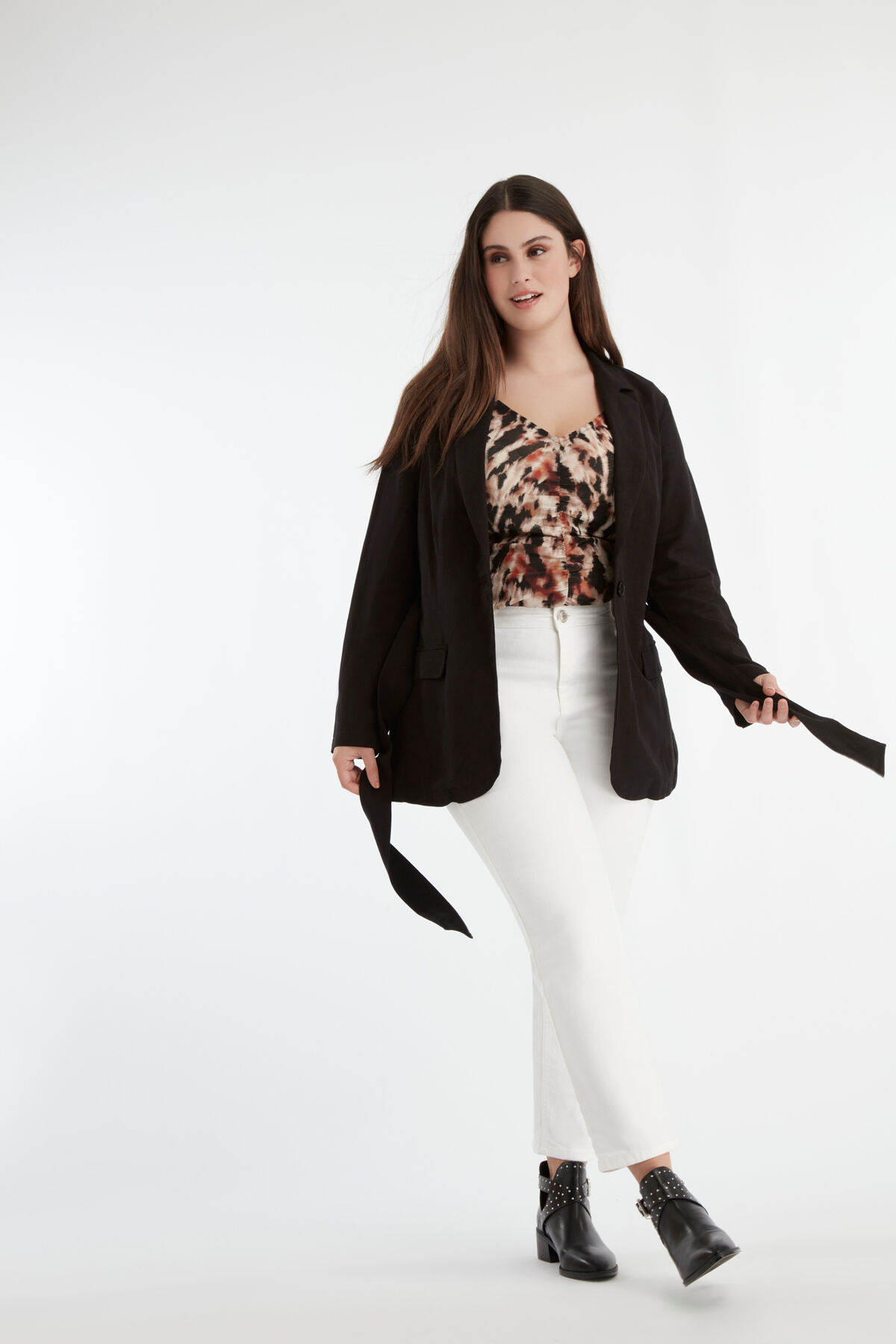 Blazer con cintur&oacute;n image number 5