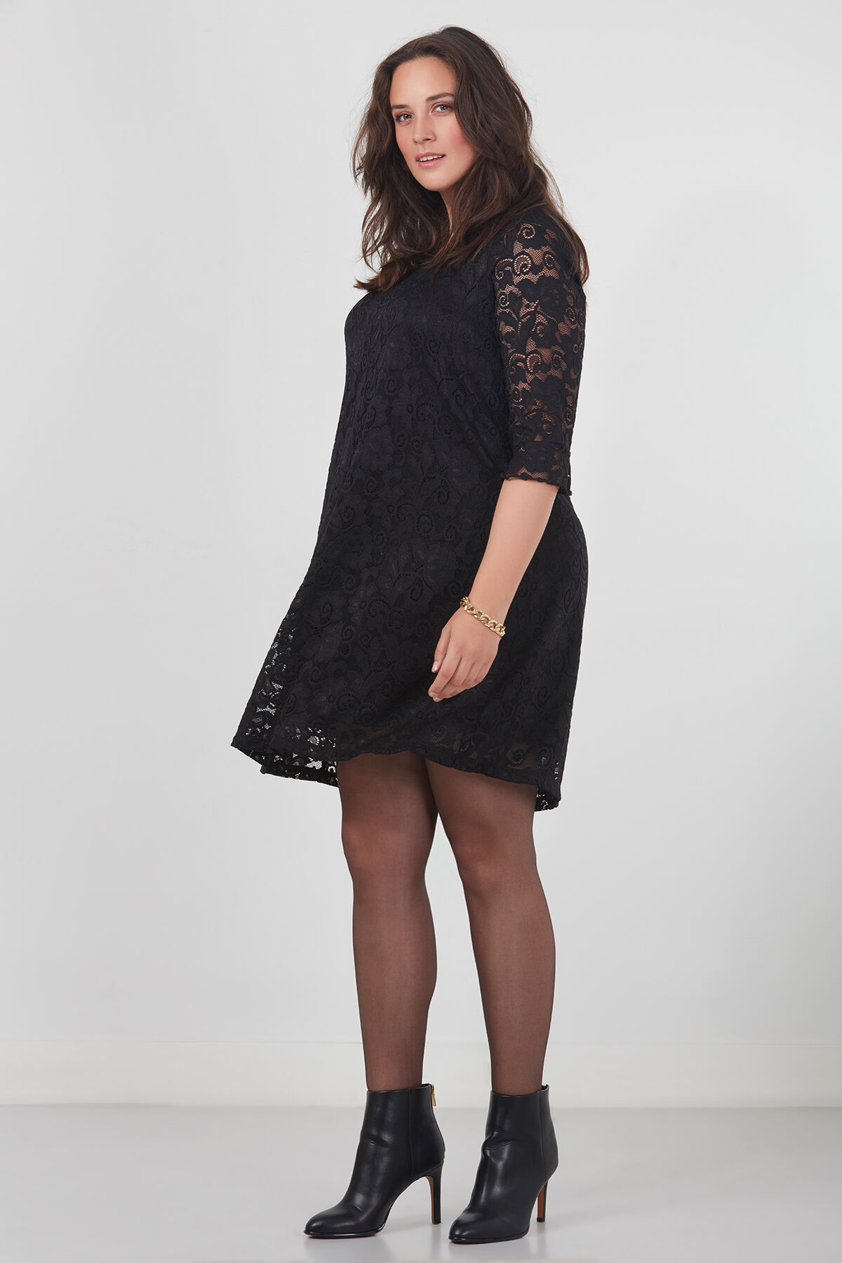 T&uacute;nica de encaje image number 3