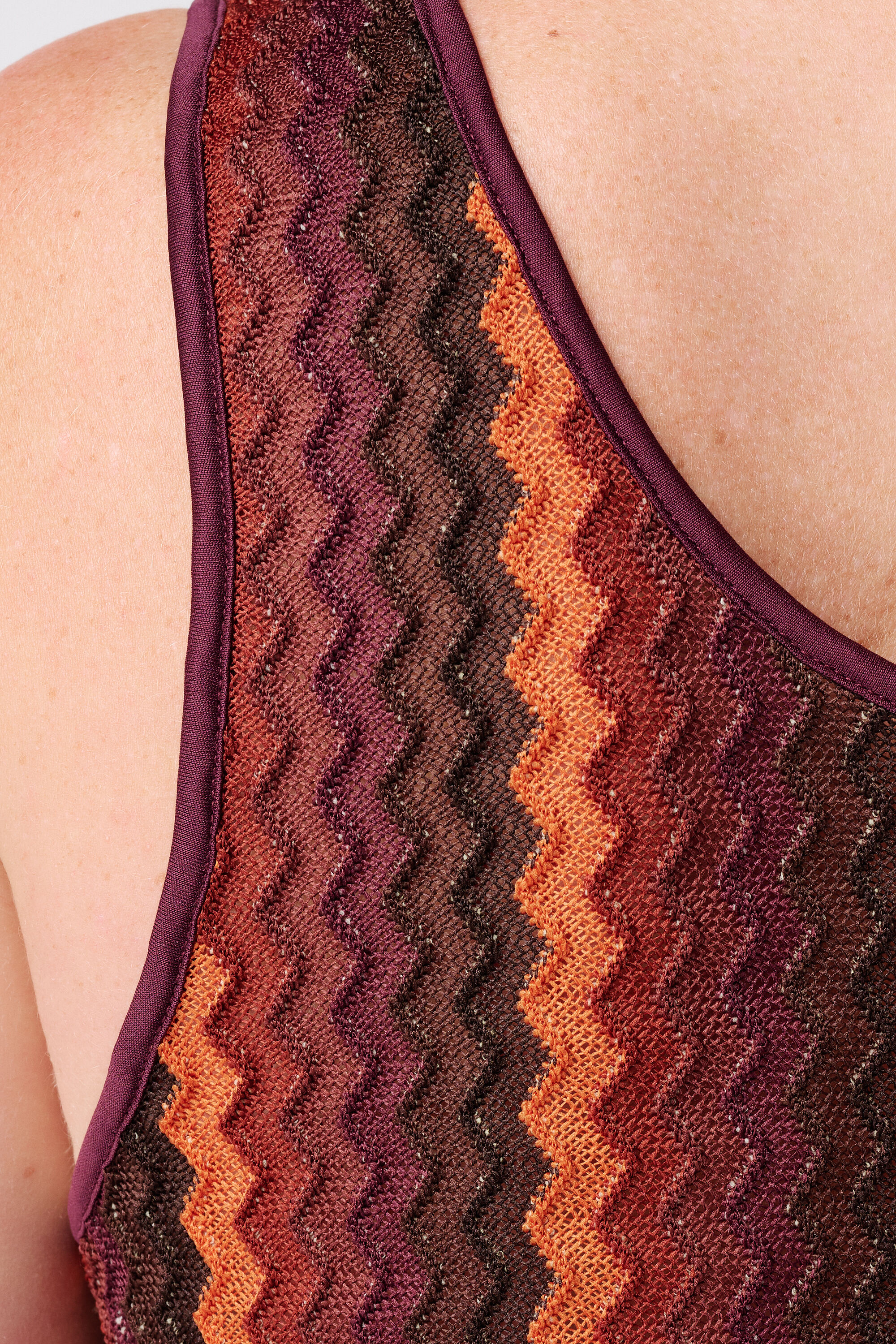 Top con estampado de zigzag image number 6