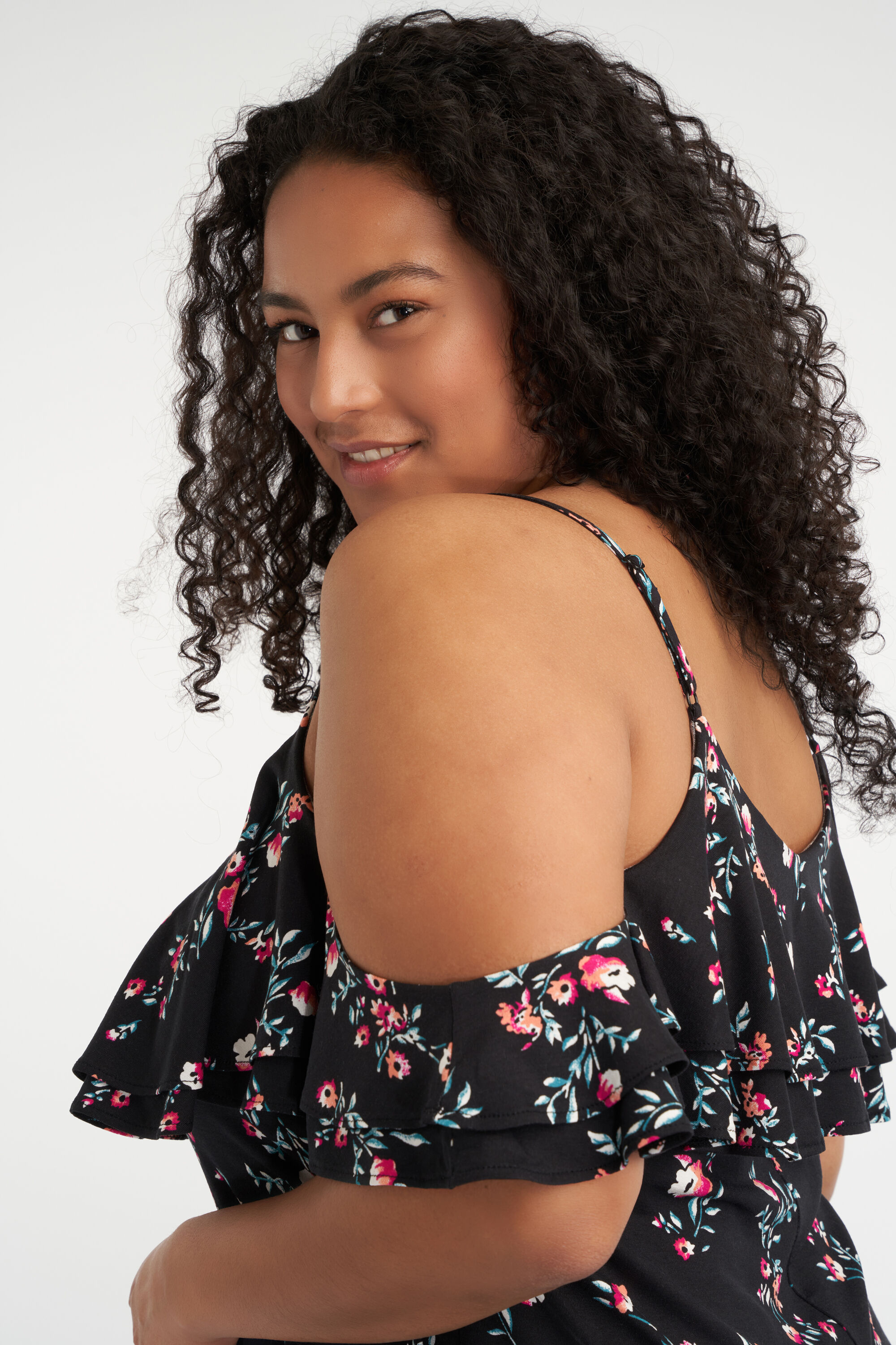 Top hombros descubiertos con volantes image number 4