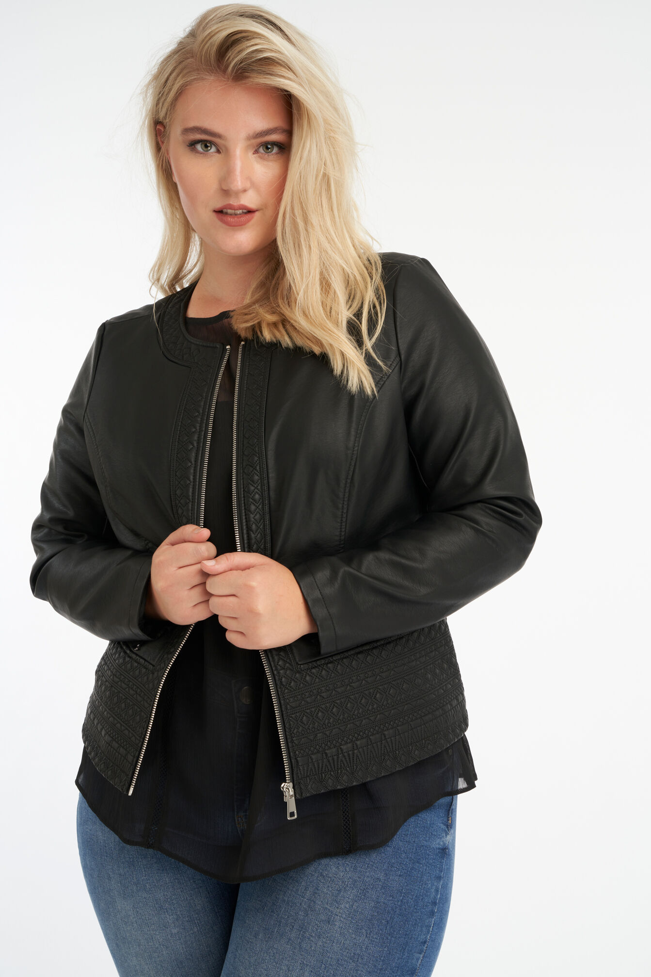 Chaqueta motera de cuero sint&eacute;tico con cuello redondo image number 4