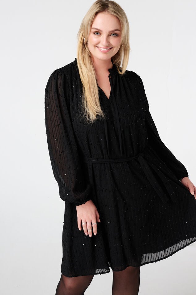 Vestido con lentejuelas brillantes y cinturón image number 5