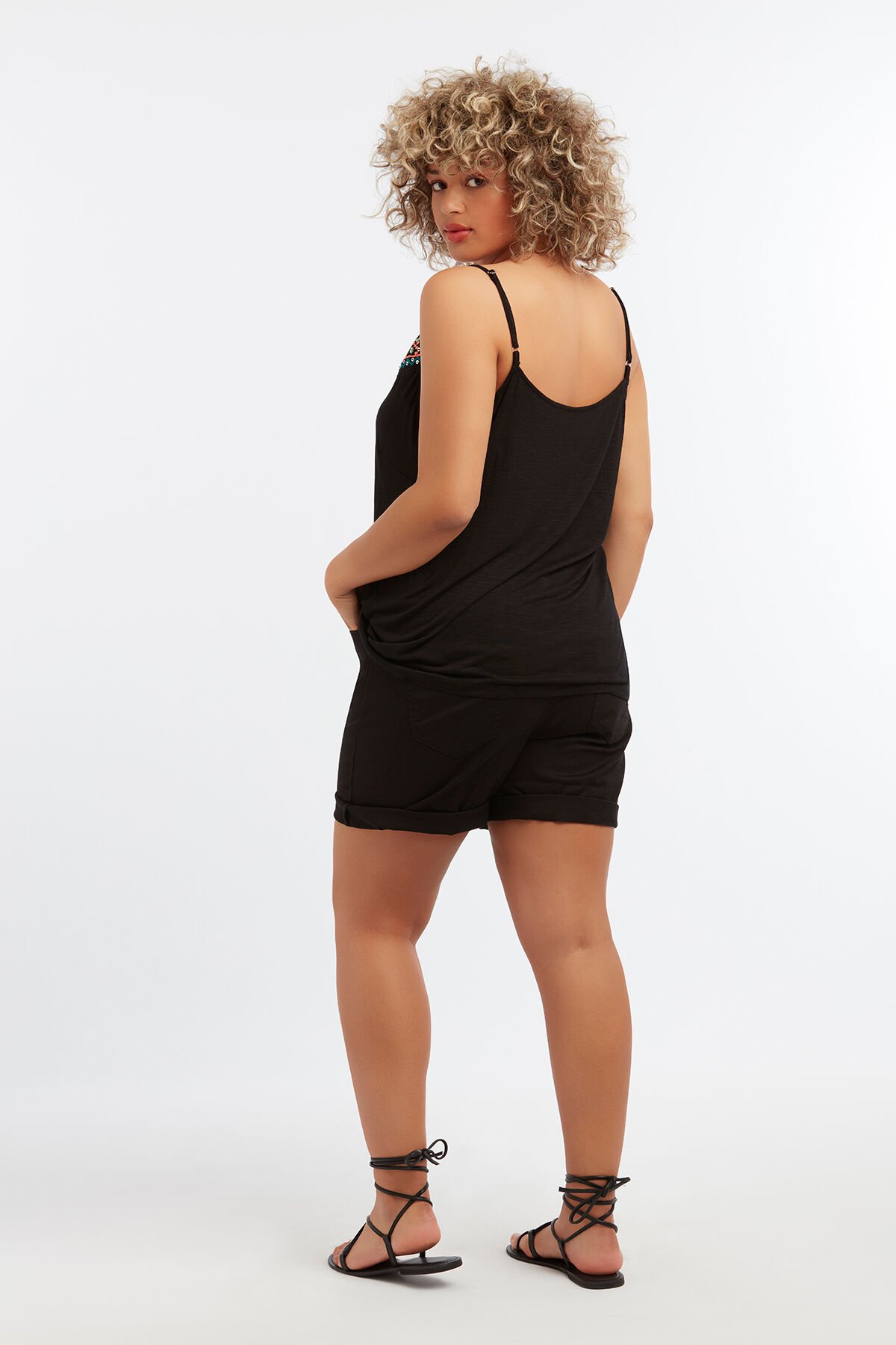 Top bordado image number 5