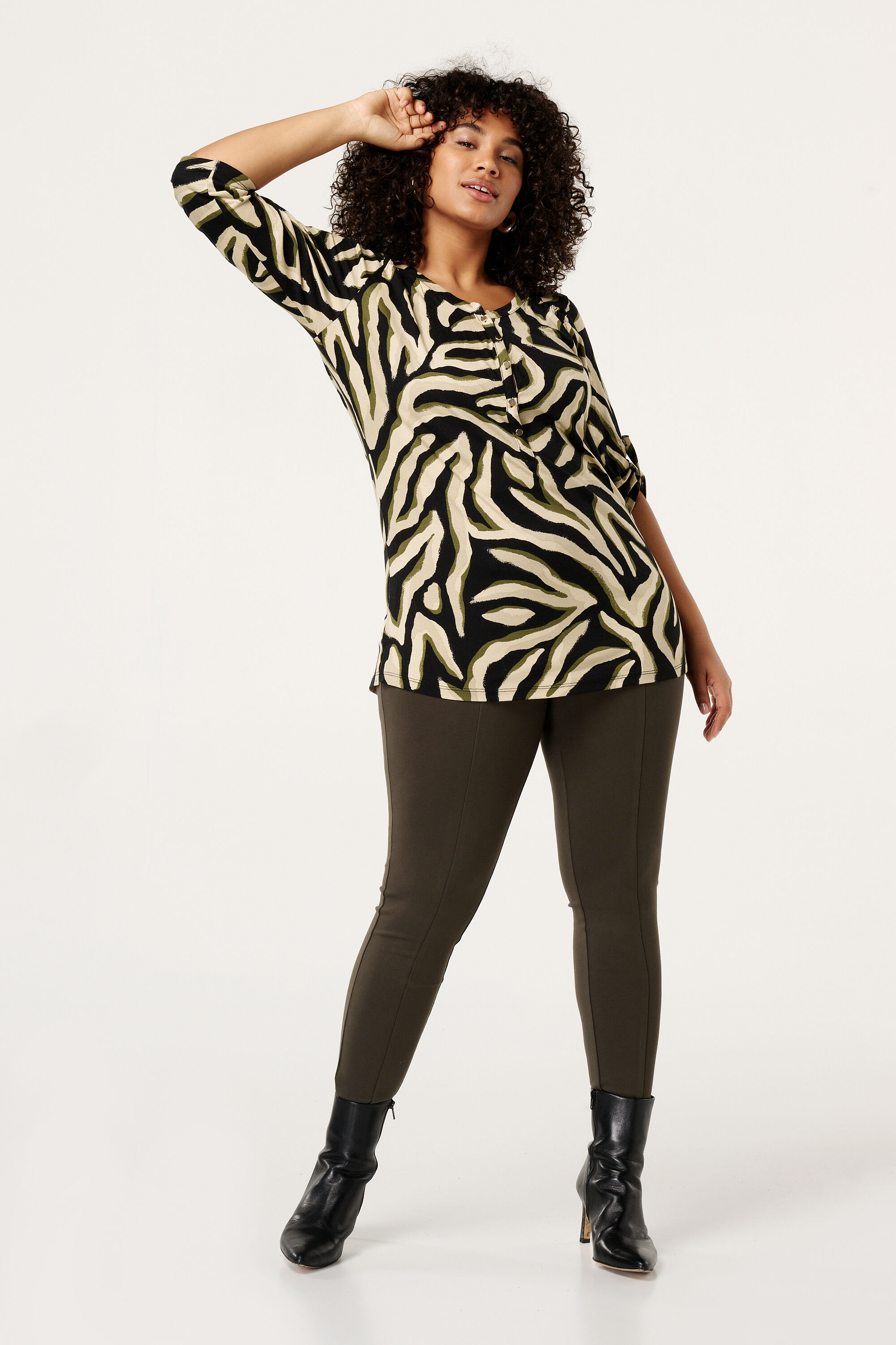 Top con estampado image number 5