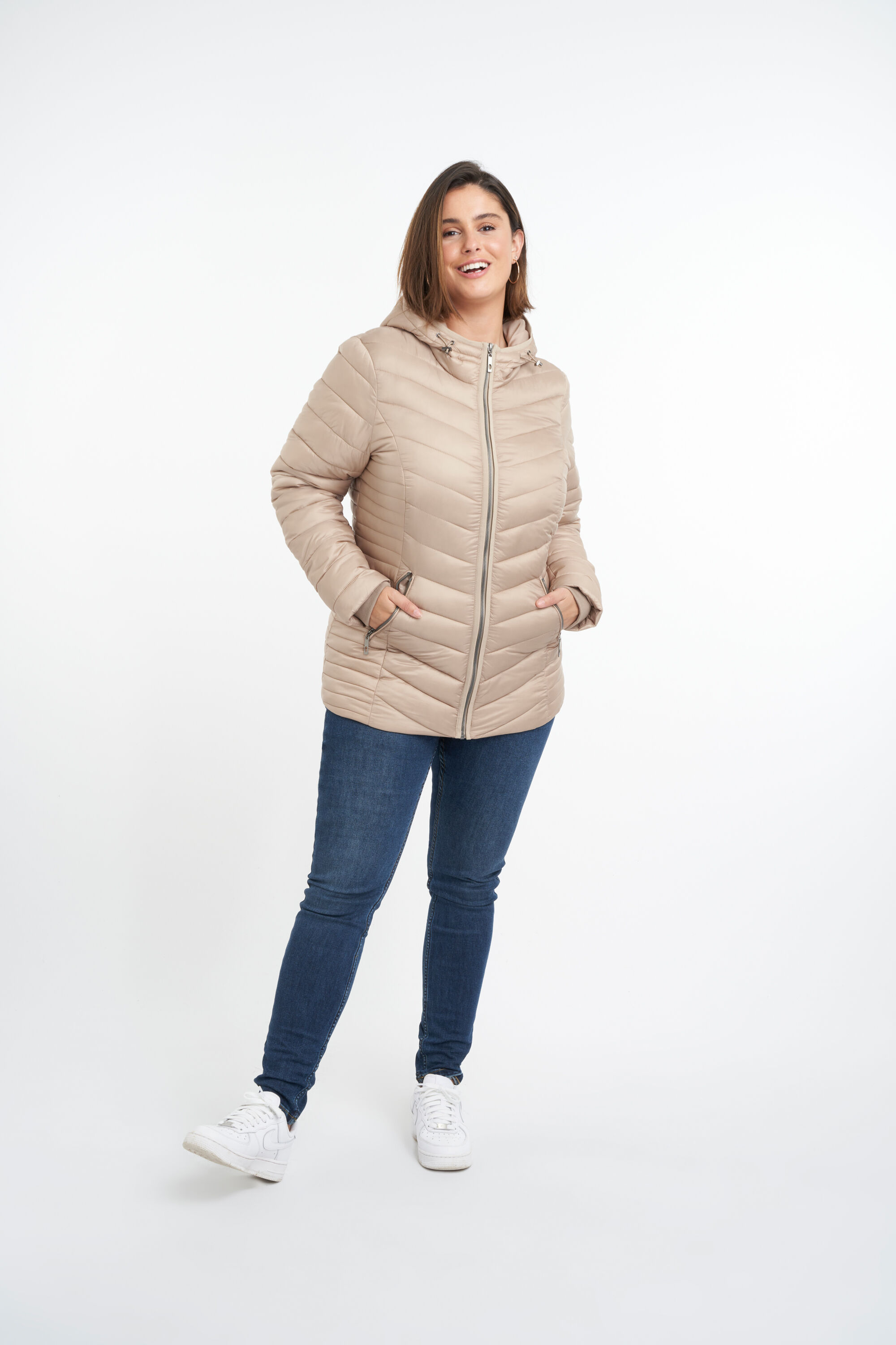 Chaqueta de entretiempo ligera con capucha image number 4