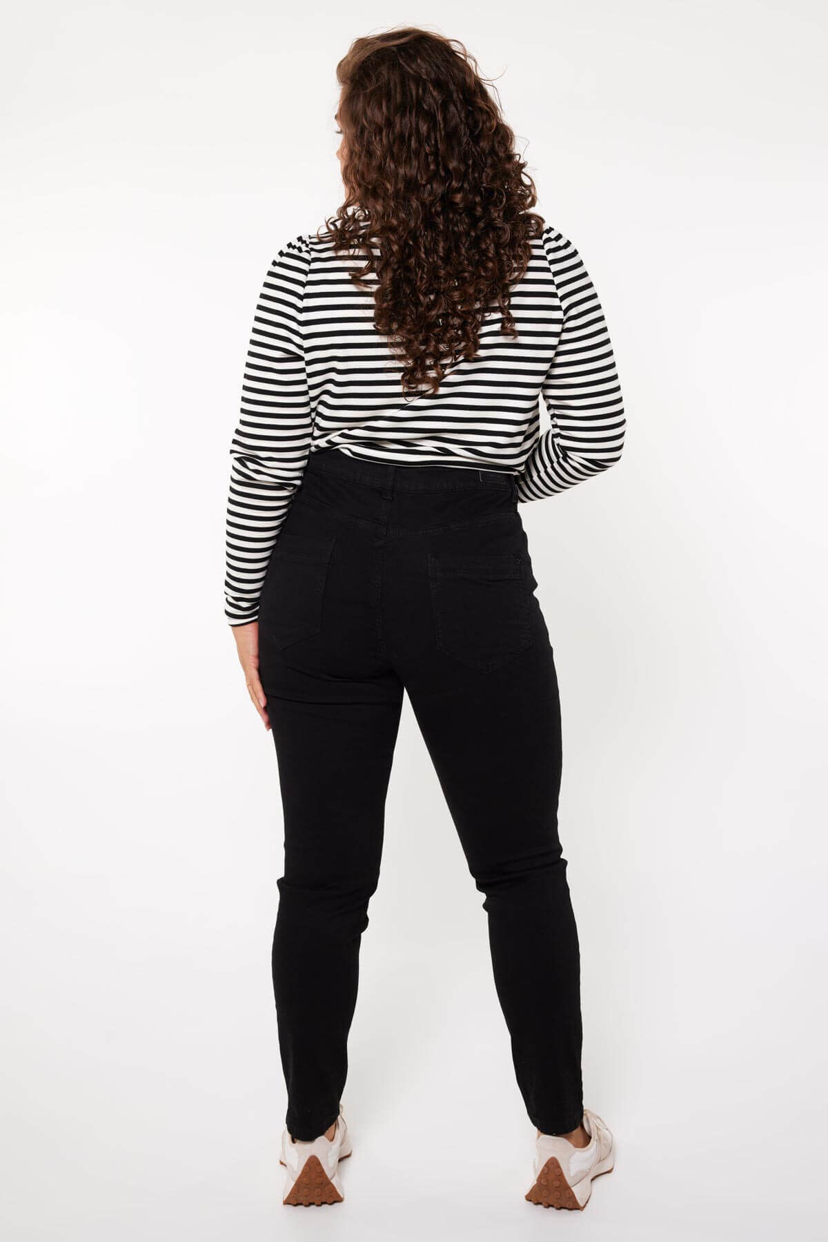 Vaqueros de pernera estrecha IRIS image number 4