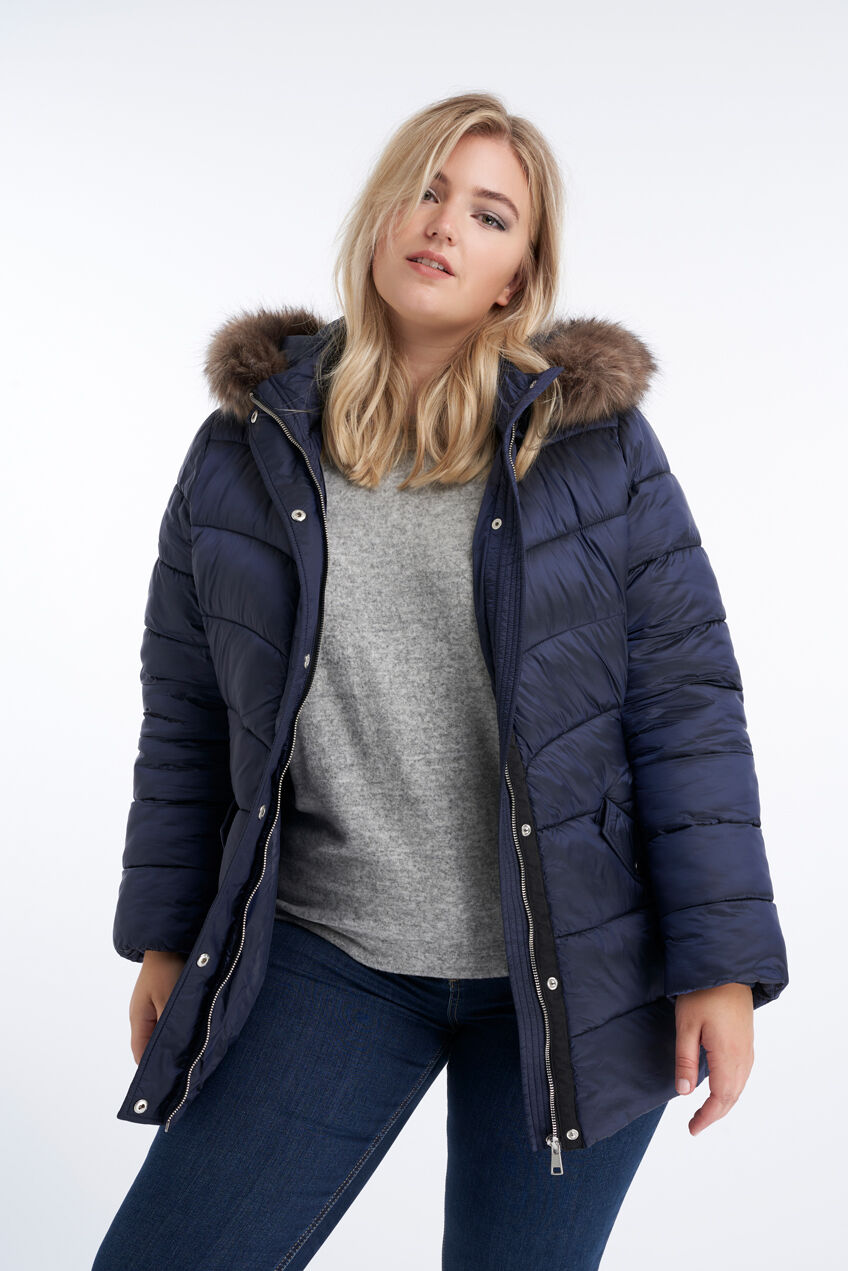 Chaqueta acolchada con capucha  image number 4