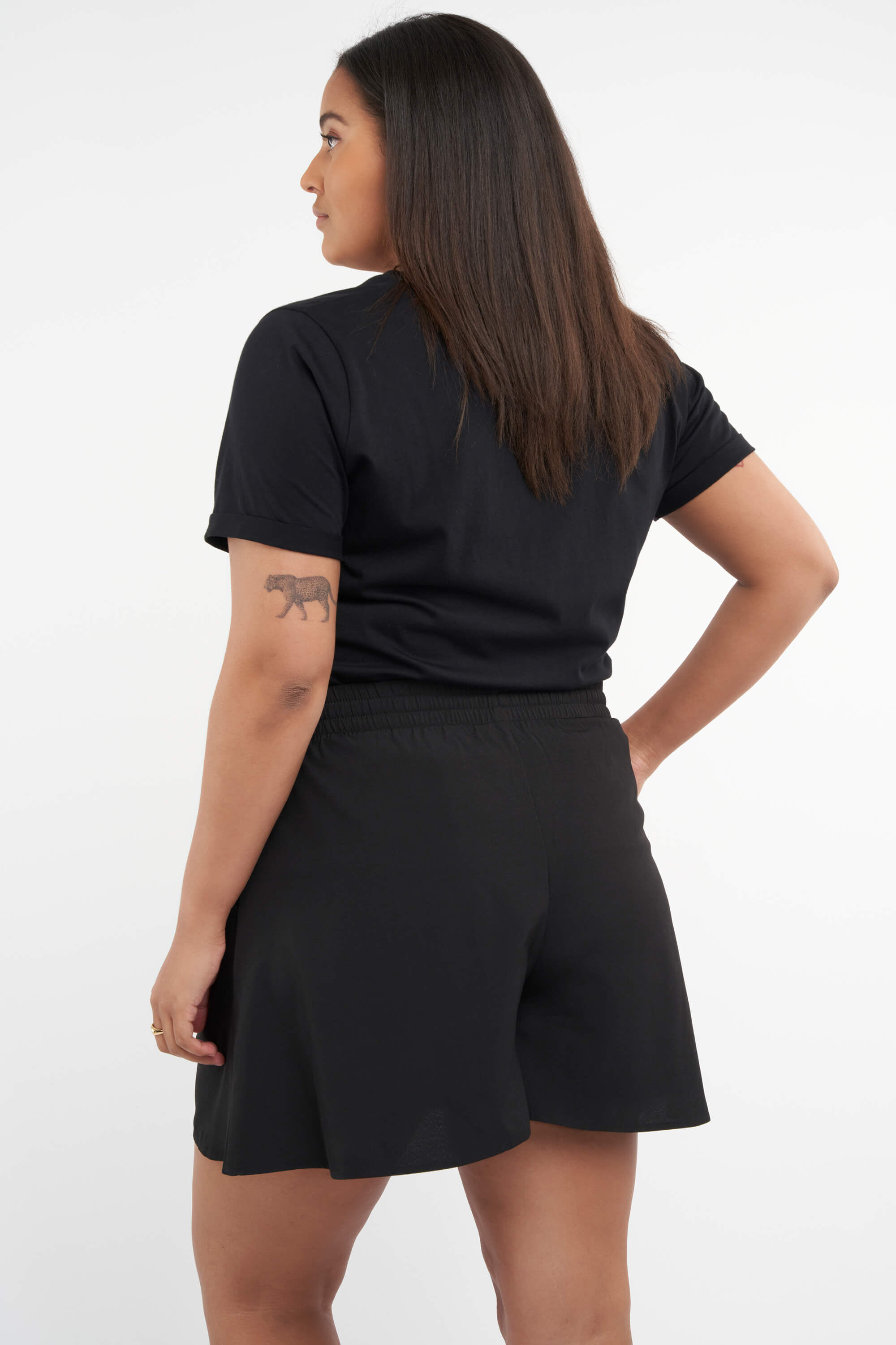 Short suelto image number 3