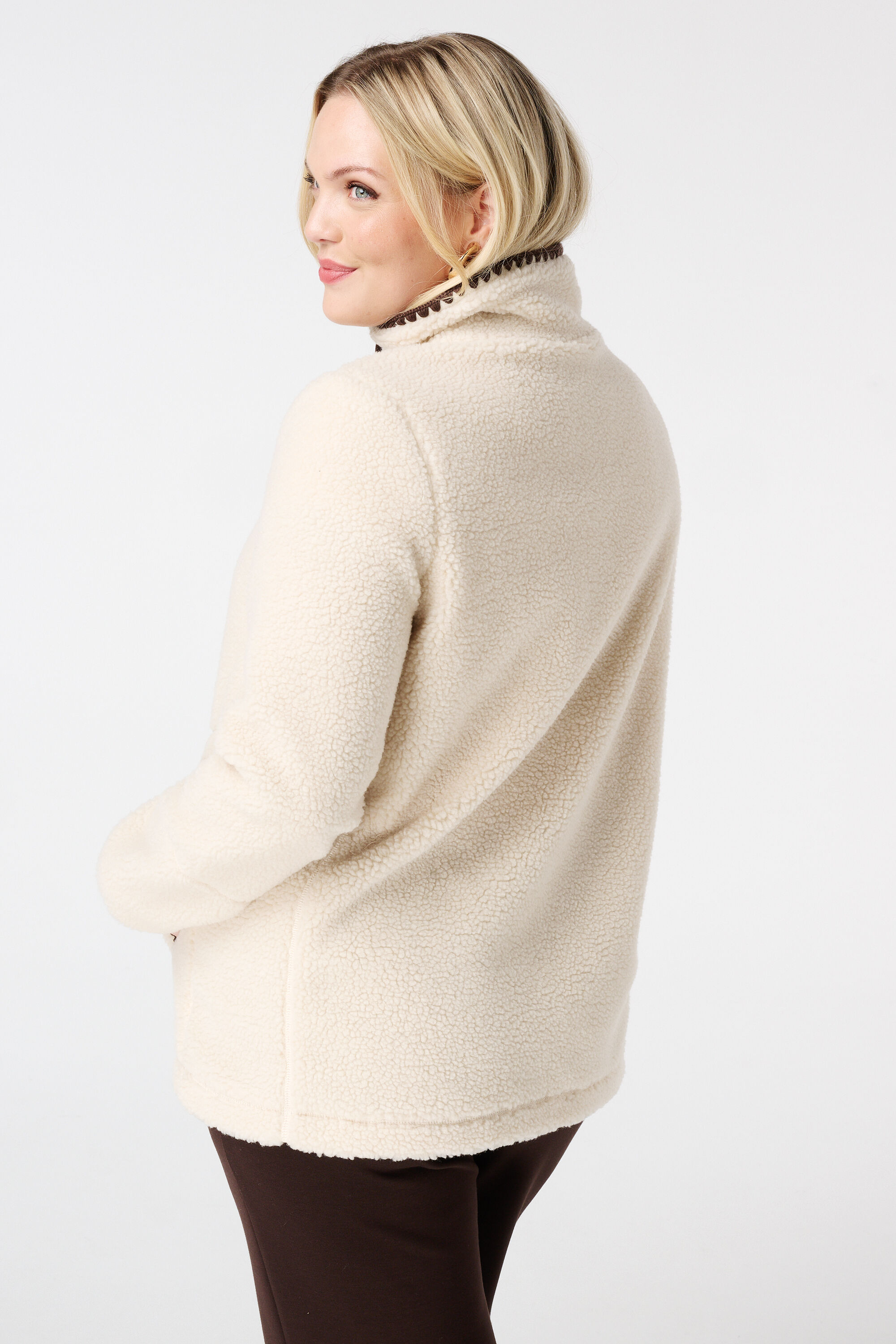 Chaqueta de peluche con cierre de cremallera image number 3