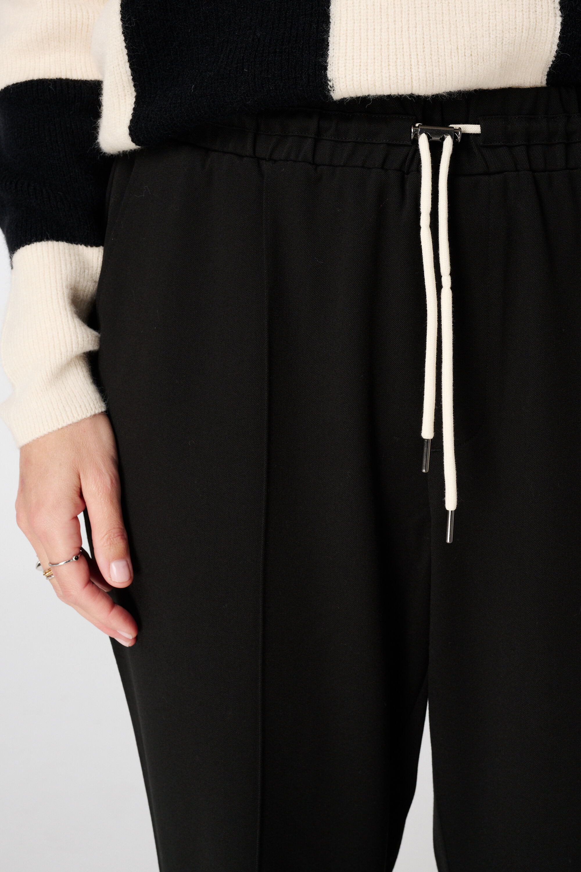 Pantalones rectos con cordones image number 4