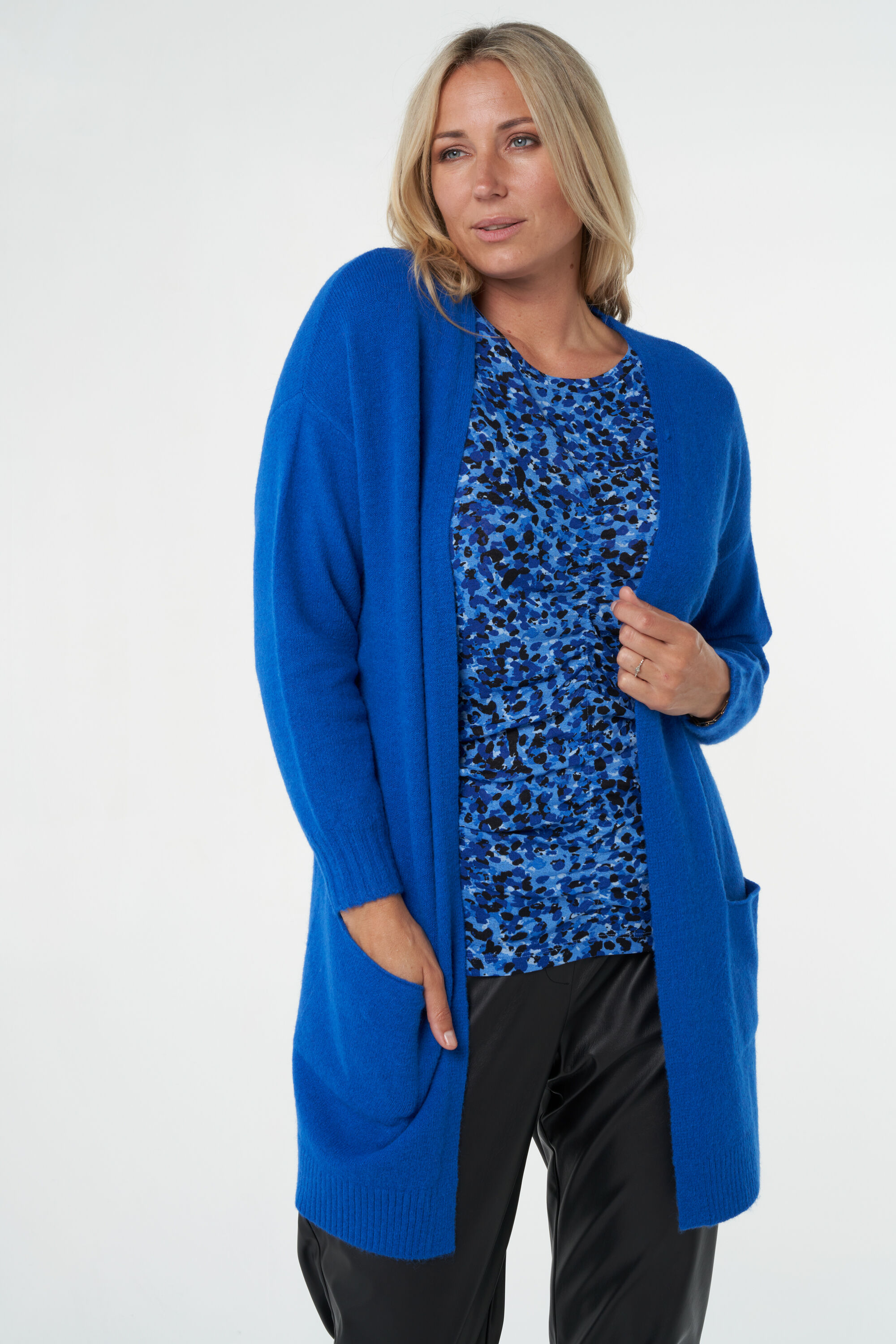 C&aacute;rdigan abierto con bolsillos image number 6